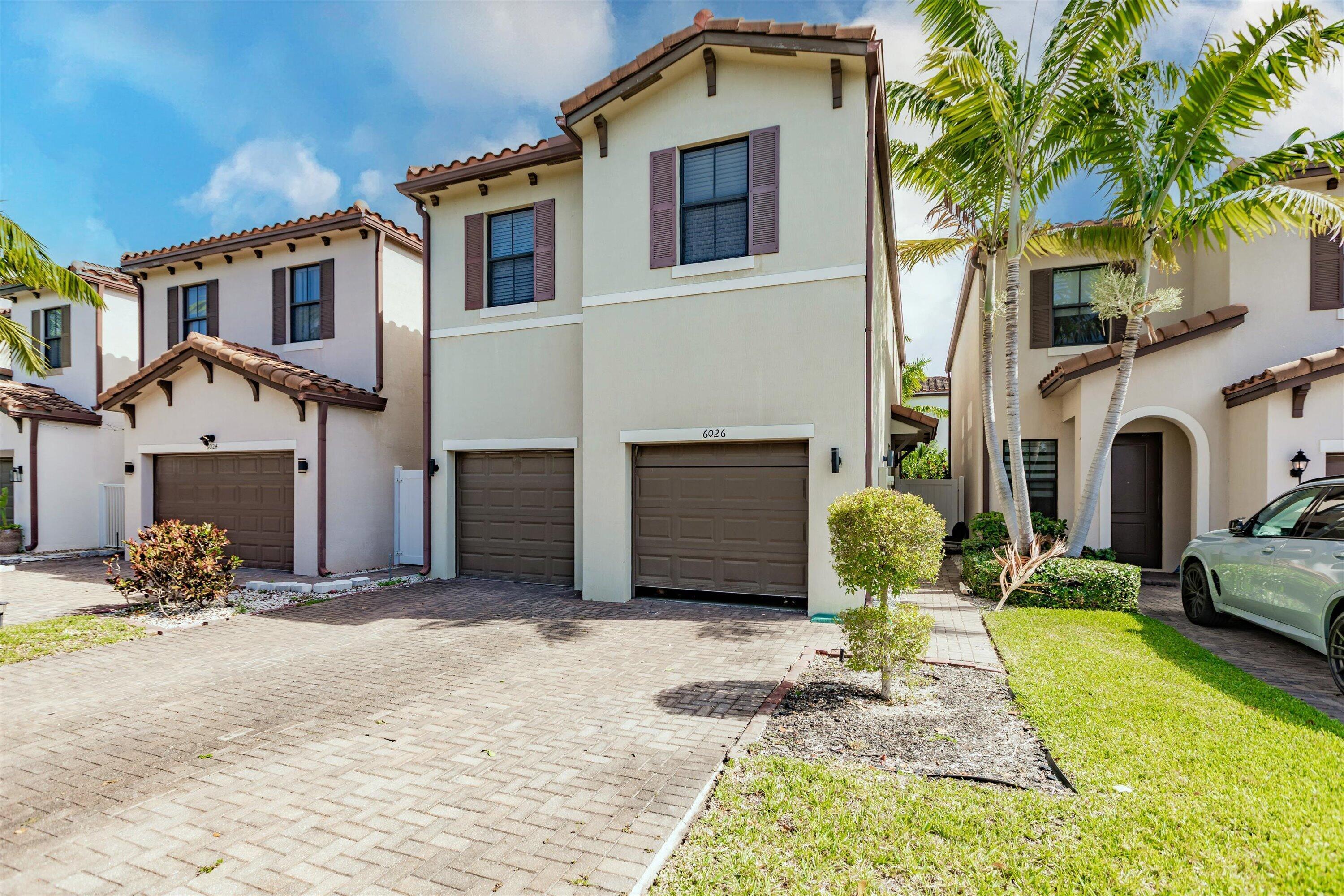 6026 Pine Tree Way 6026, Riviera Beach, FL 33410, Riviera Beach - Photo 3