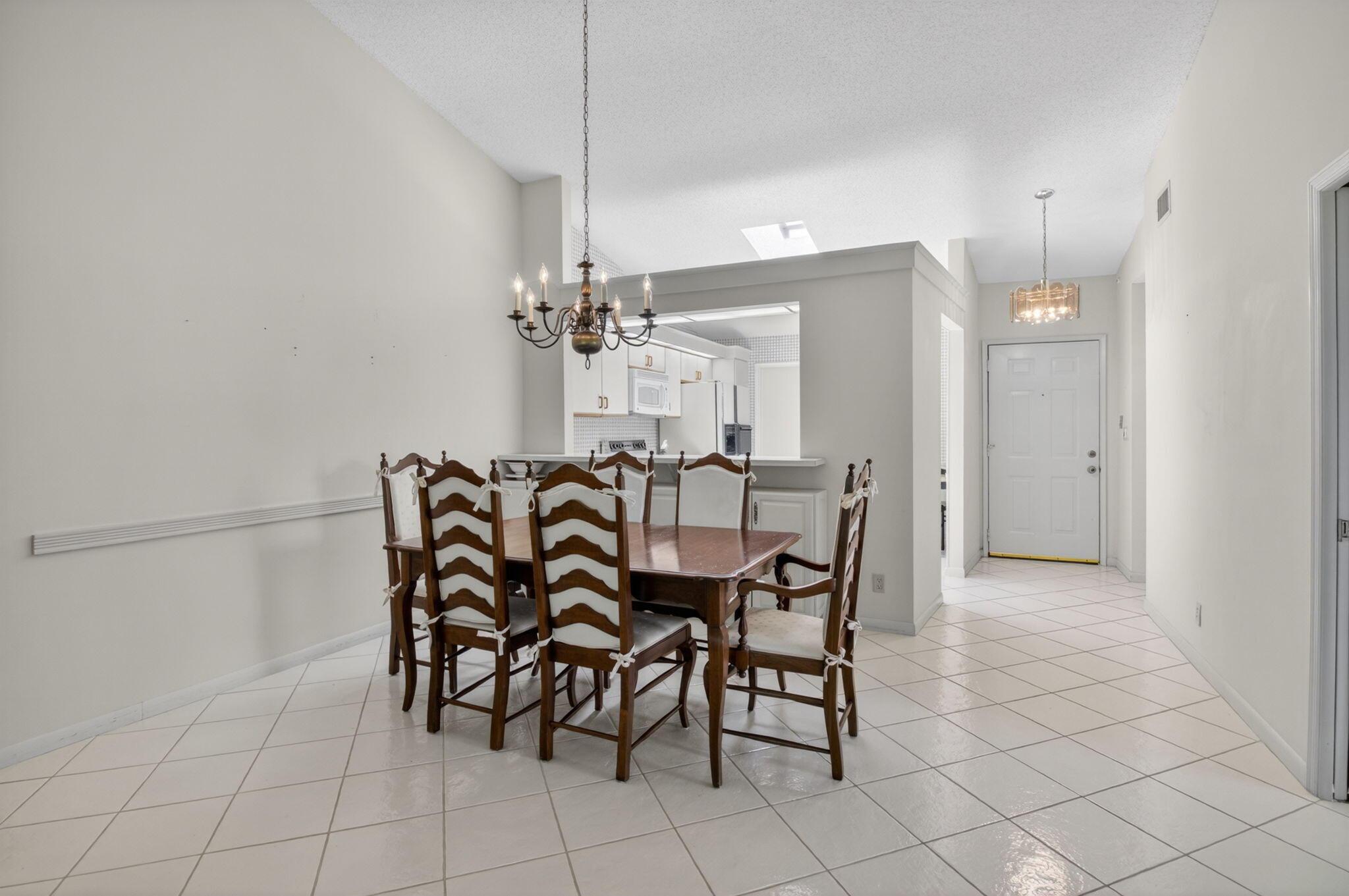 10939 Roebelini Palm Court A, Boynton Beach, FL 33437, Boynton Beach - Photo 4