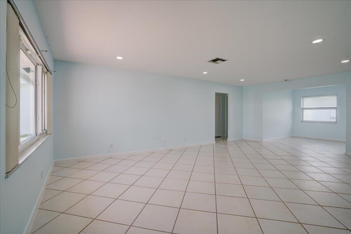 2086 SW 12th Avenue, Boynton Beach, FL 33426, Boynton Beach - Photo 5
