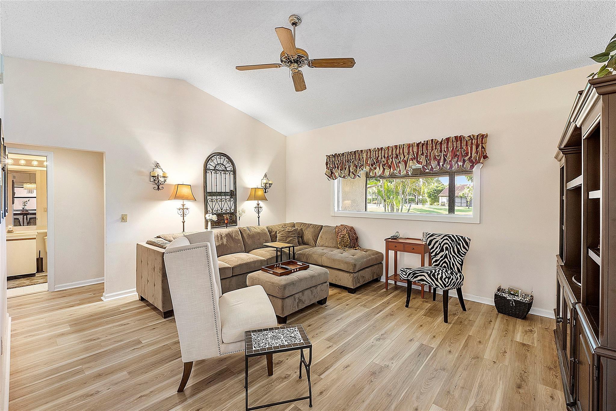 31 Columbia Court, Deerfield Beach, FL 33442, Deerfield Beach - Photo 3