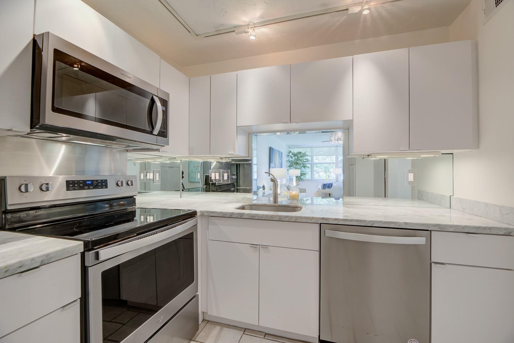 1160 N Federal Highway 215, Fort Lauderdale, FL 33304, Fort Lauderdale - Photo 3