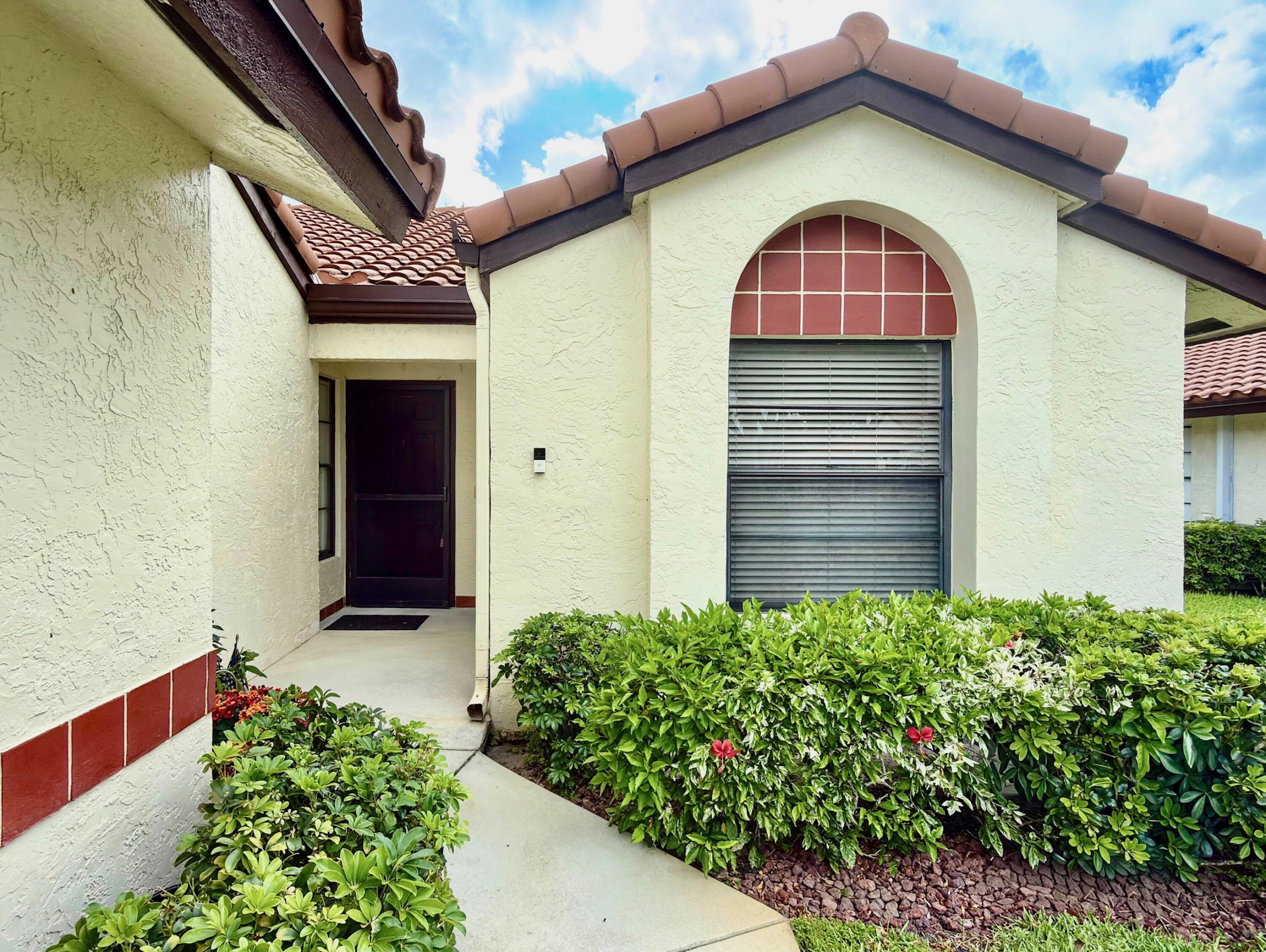 10975 Dolphin Palm Court B, Boynton Beach, FL 33437, Boynton Beach - Photo 2