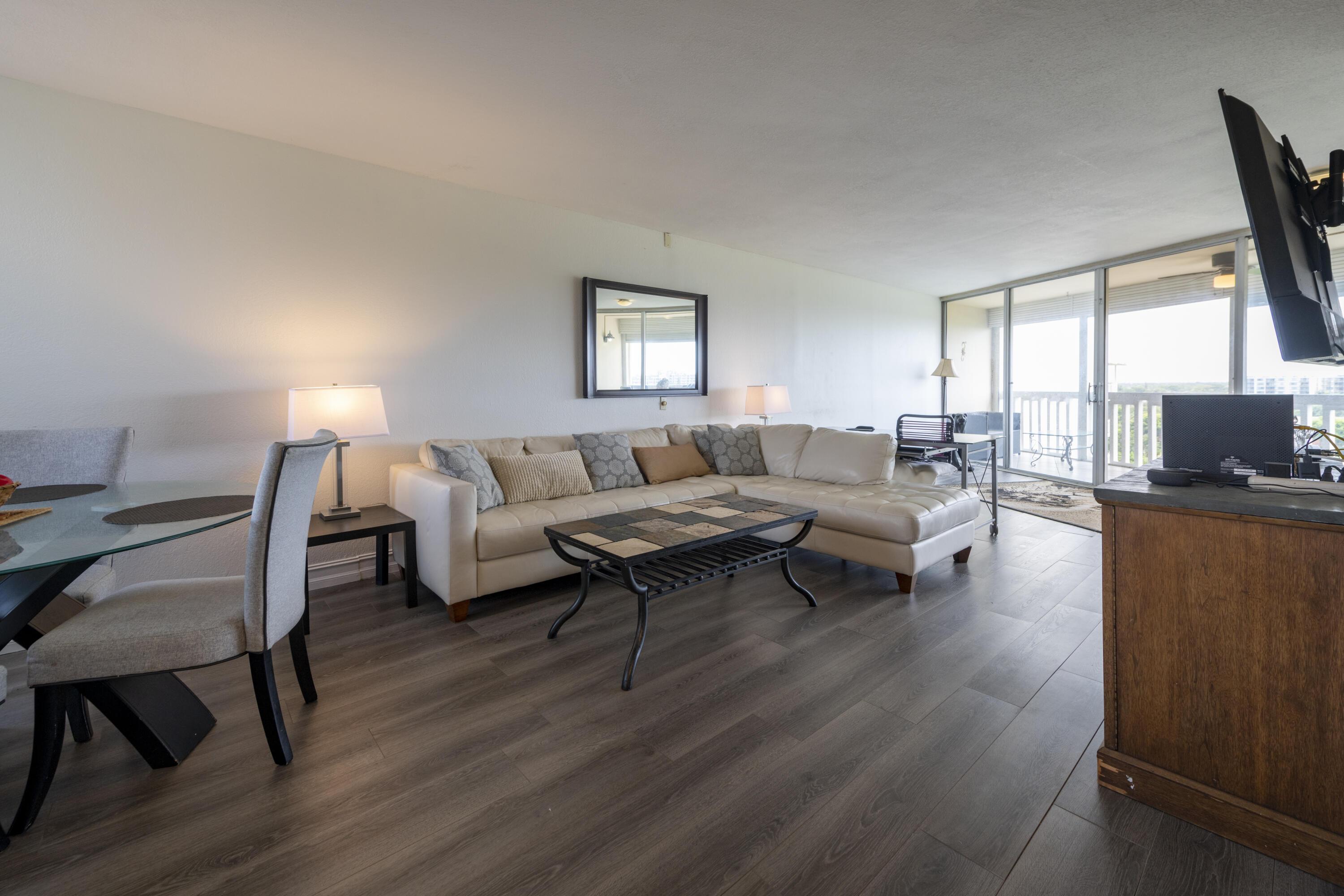 6911 Environ Boulevard 8g, Lauderhill, FL 33319, Lauderhill - Photo 2