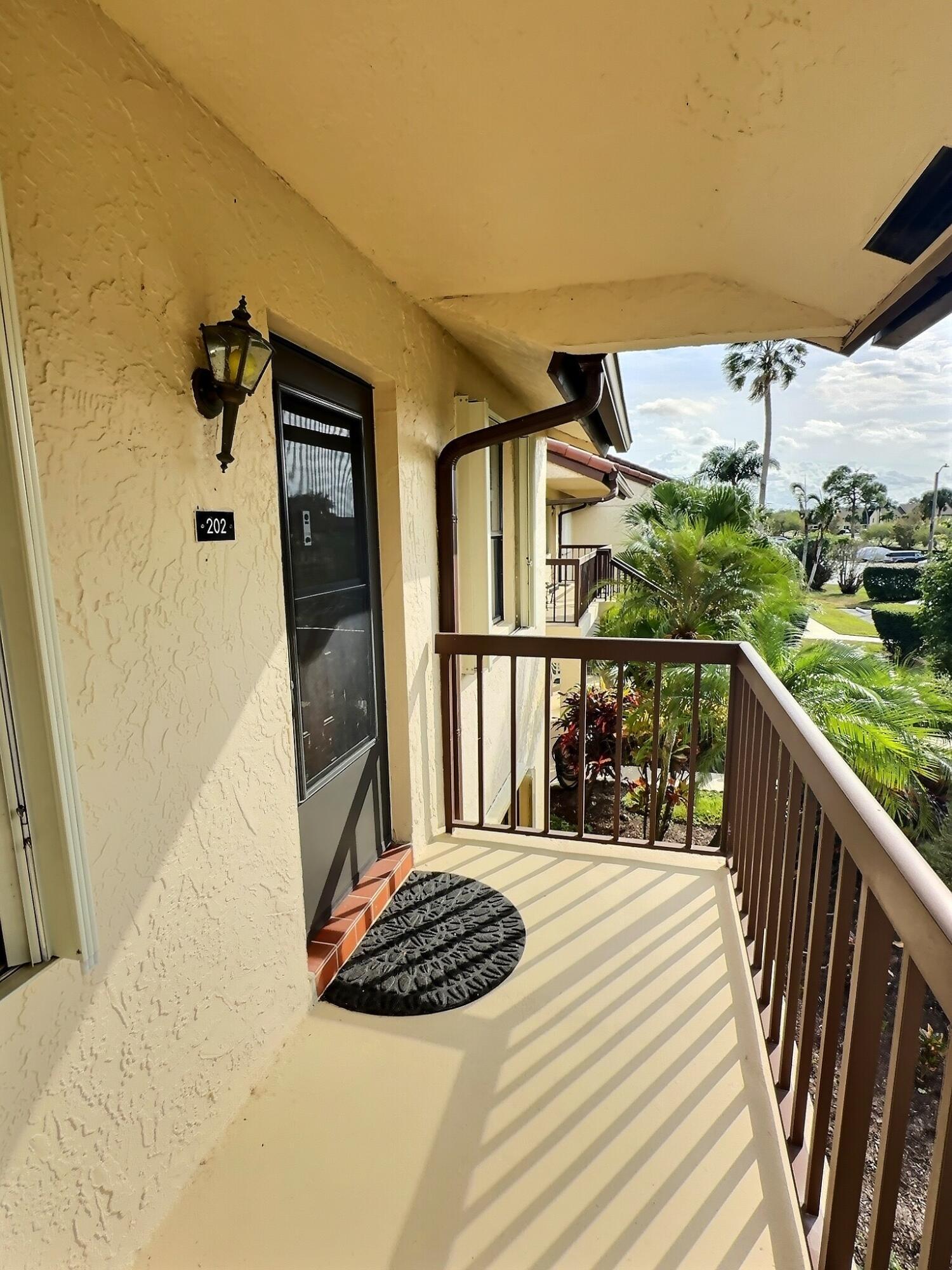 4682 E Lucerne Lakes Blvd Boulevard E 202, Lake Worth, FL 33467, Lake Worth - Photo 3