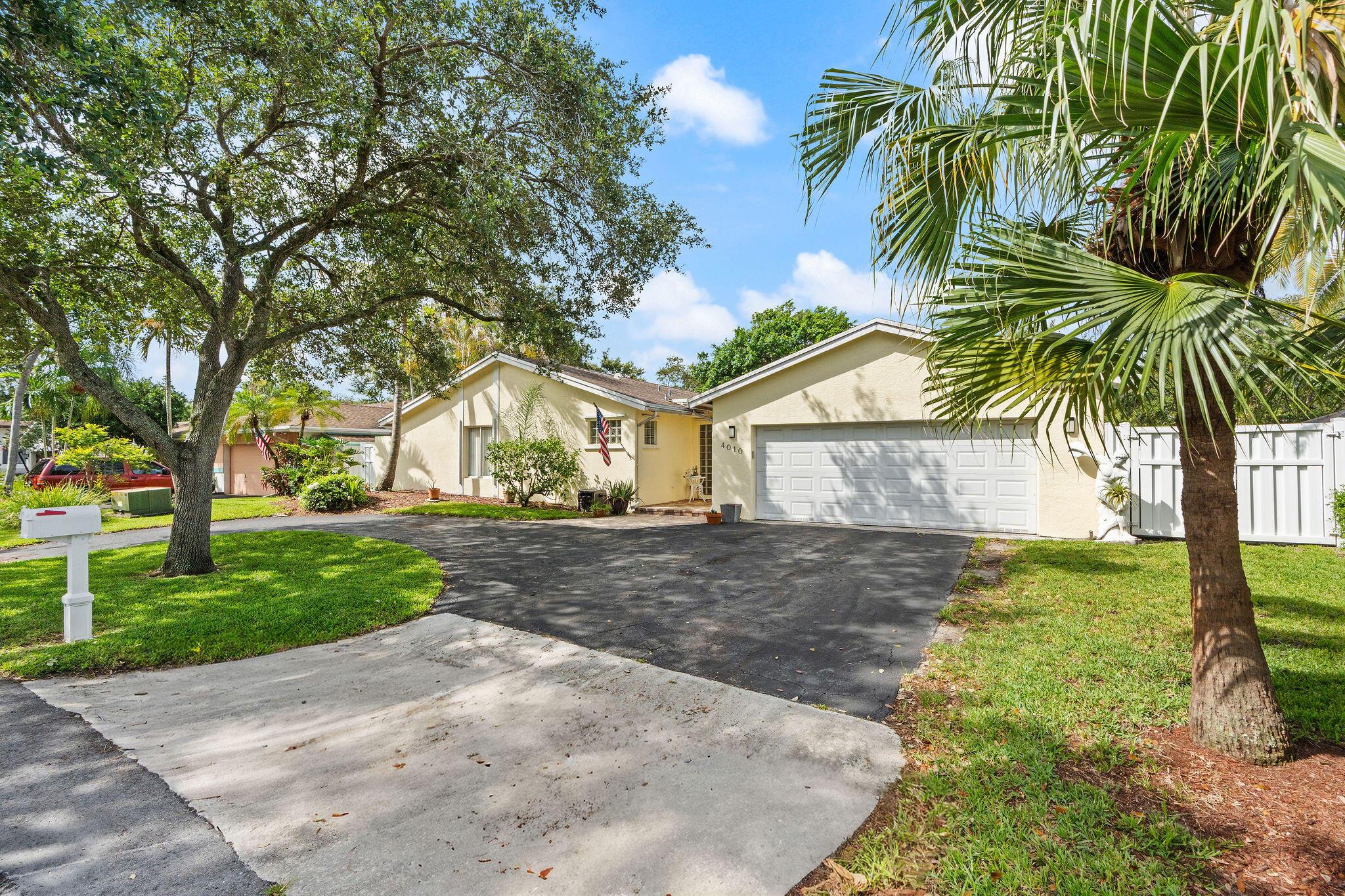 4010 W Sailboat Drive, Cooper City, FL 33026, Cooper City - Photo 3