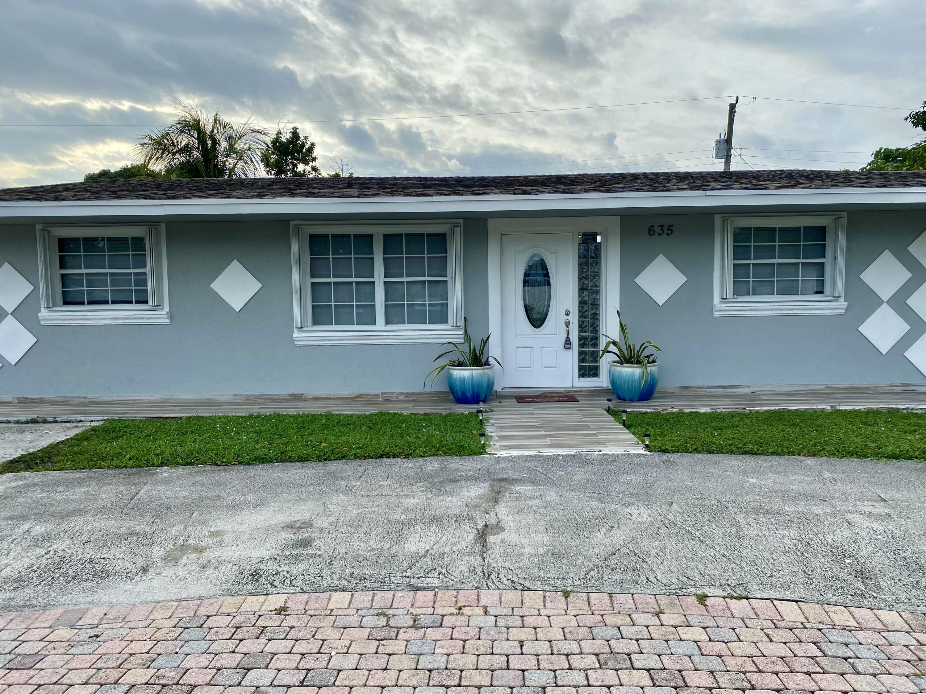 635 Casper Avenue, Lake Belvedere Estates, FL 33413, Lake Belvedere Estates