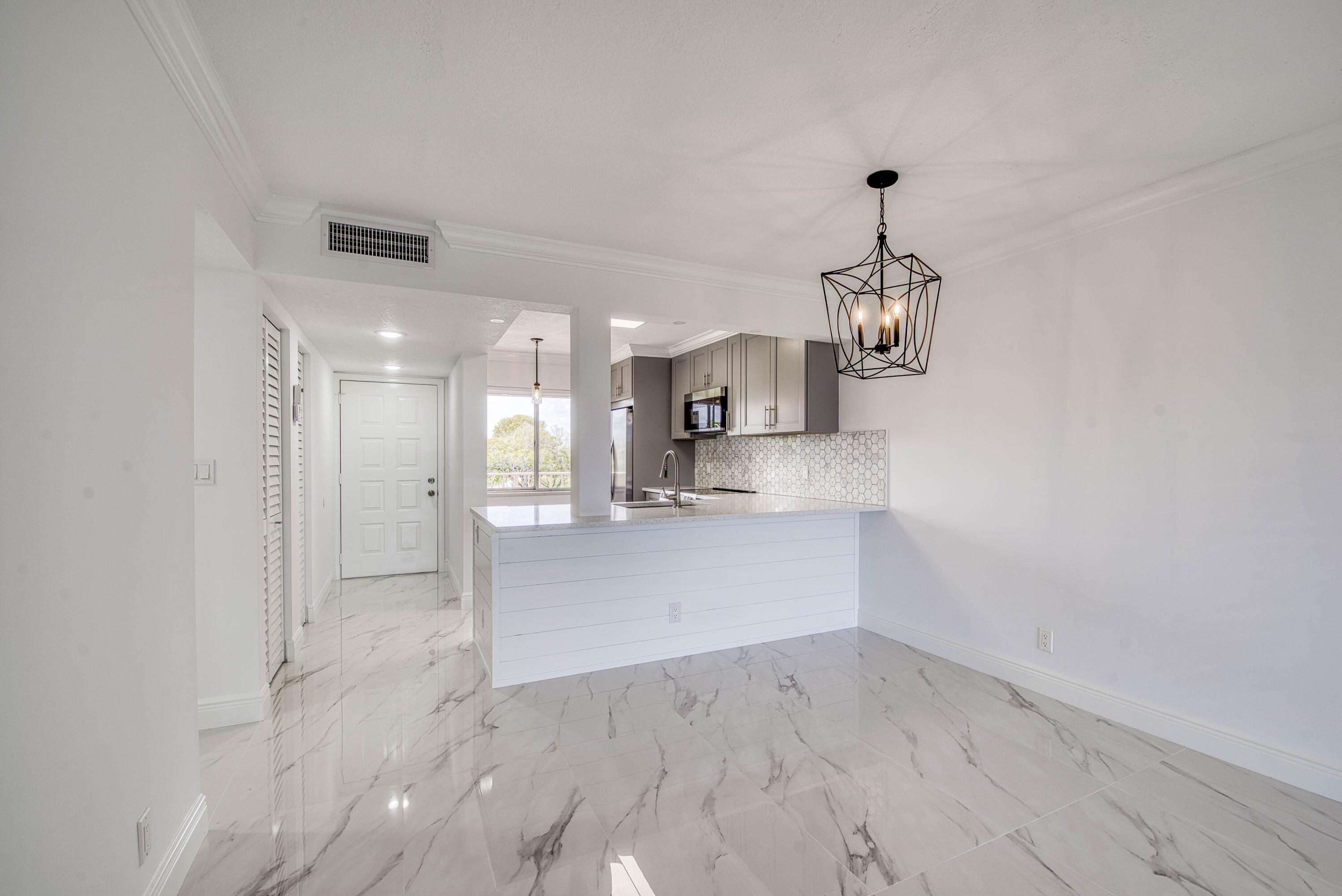 6795 Huntington Lane 406, Delray Beach, FL 33446, Delray Beach - Photo 4