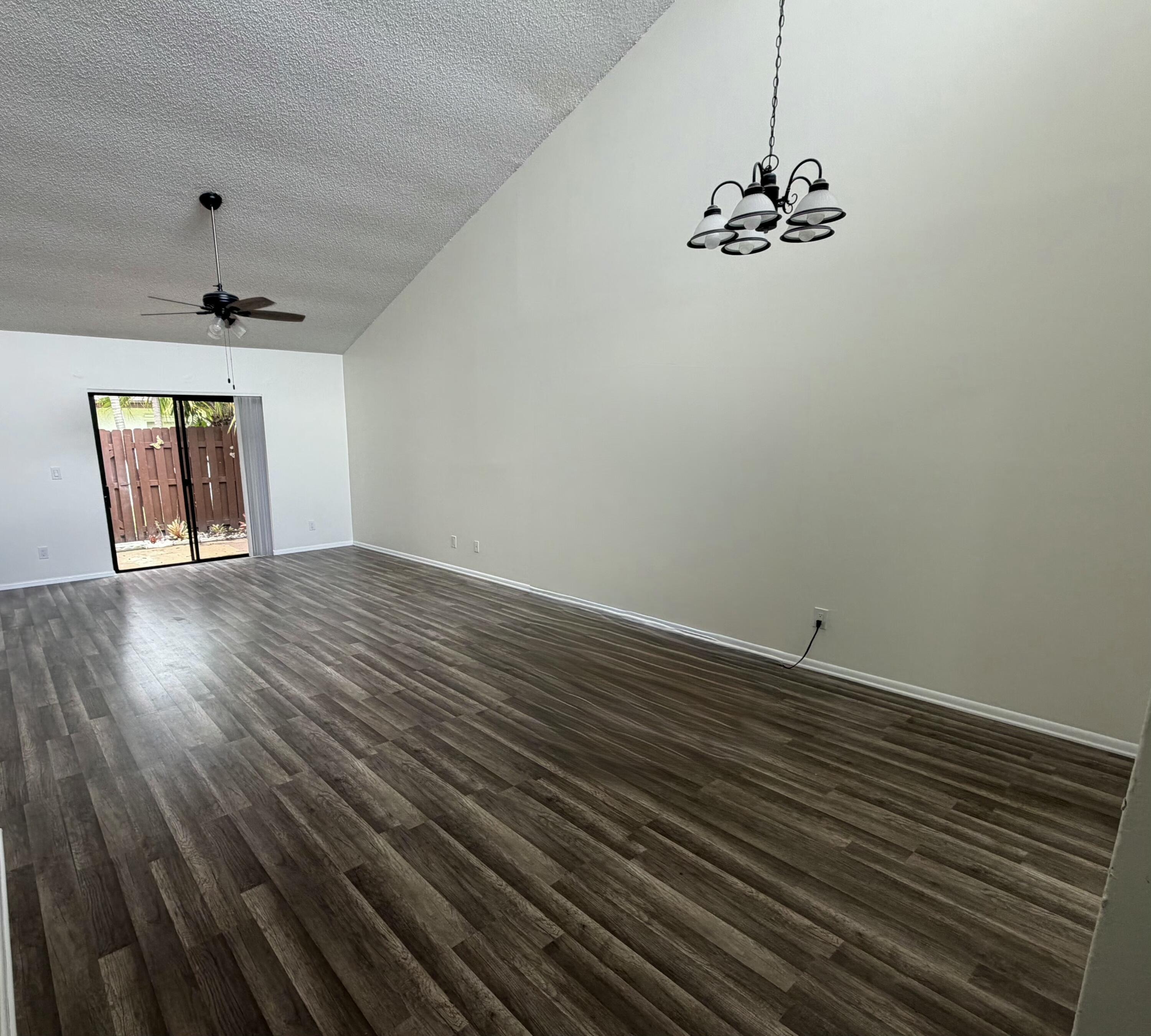 1823 Abbey Road, West Palm Beach, FL 33415, West Palm Beach - Photo 4