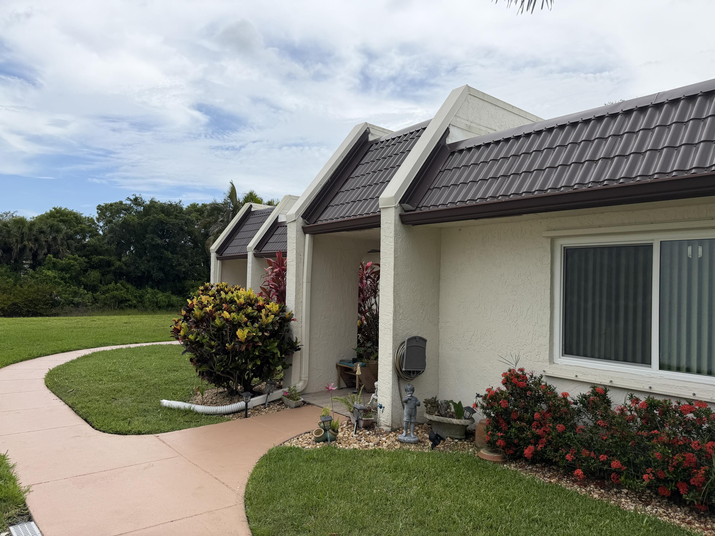 212 Lake Susan Lane, West Palm Beach, FL 33411, West Palm Beach - Photo 2