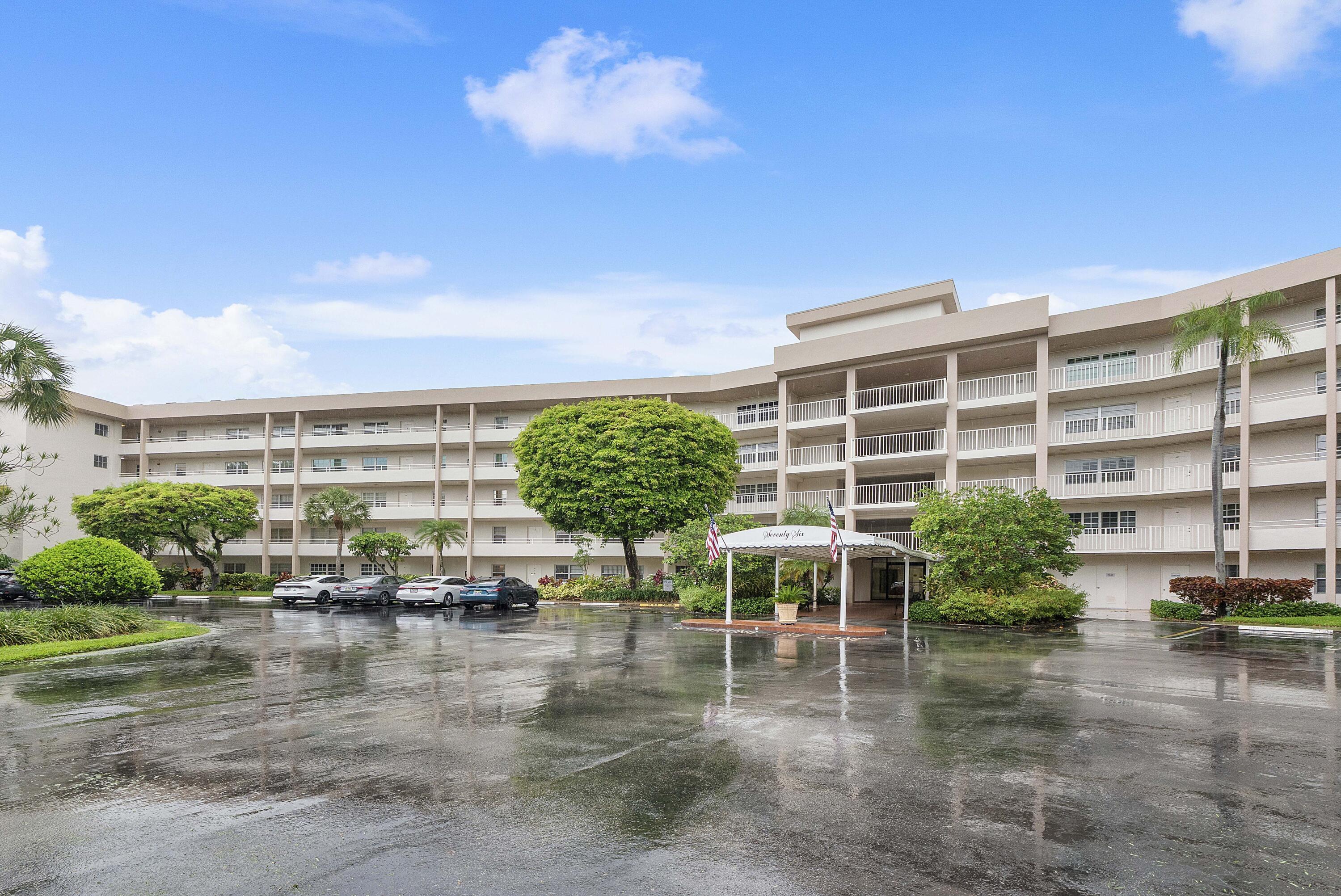 3900 Oaks Clubhouse Drive 411, Pompano Beach, FL 33069, Pompano Beach - Photo 3