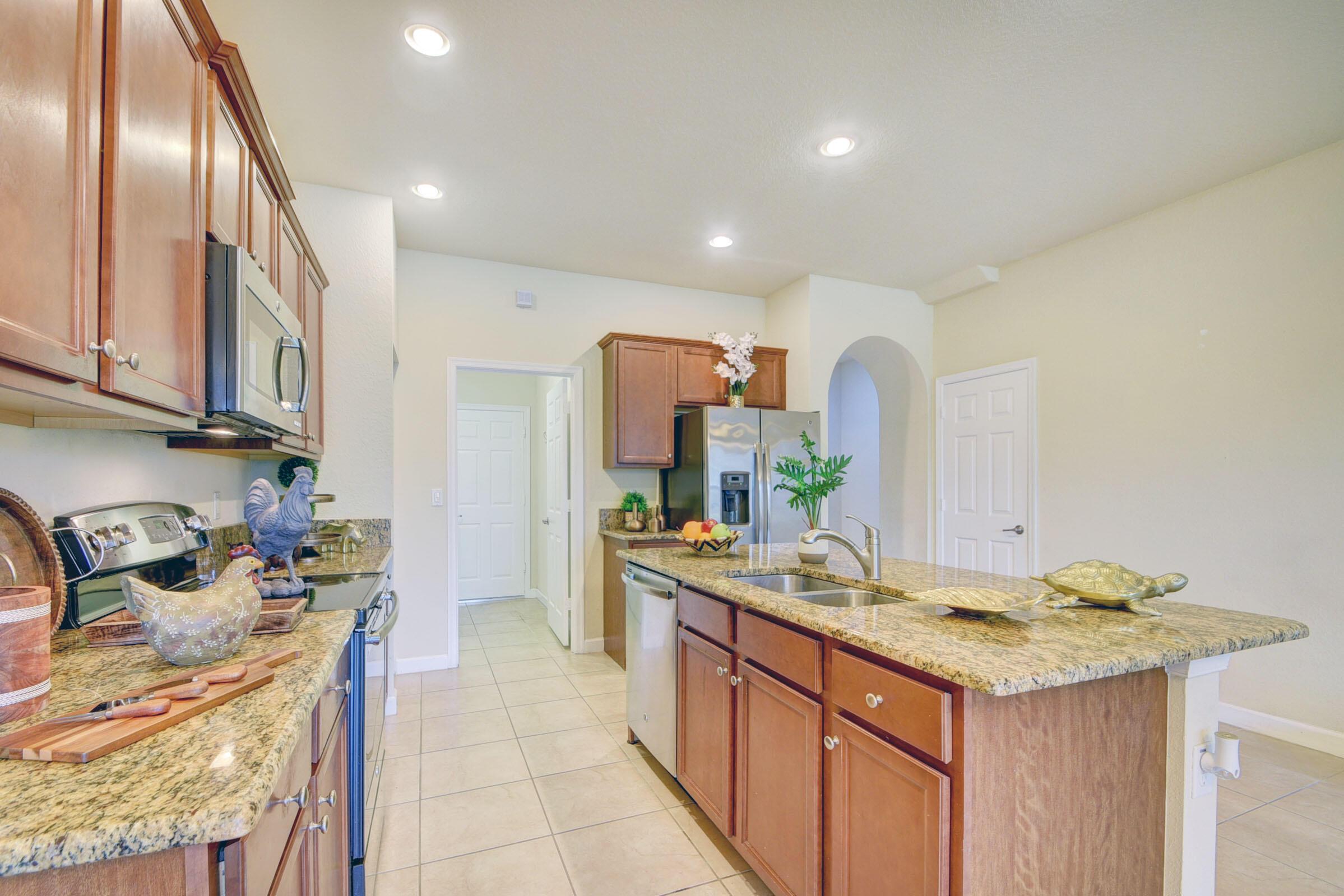10385 Wellington Parc Drive, Wellington, FL 33449, Wellington - Photo 3