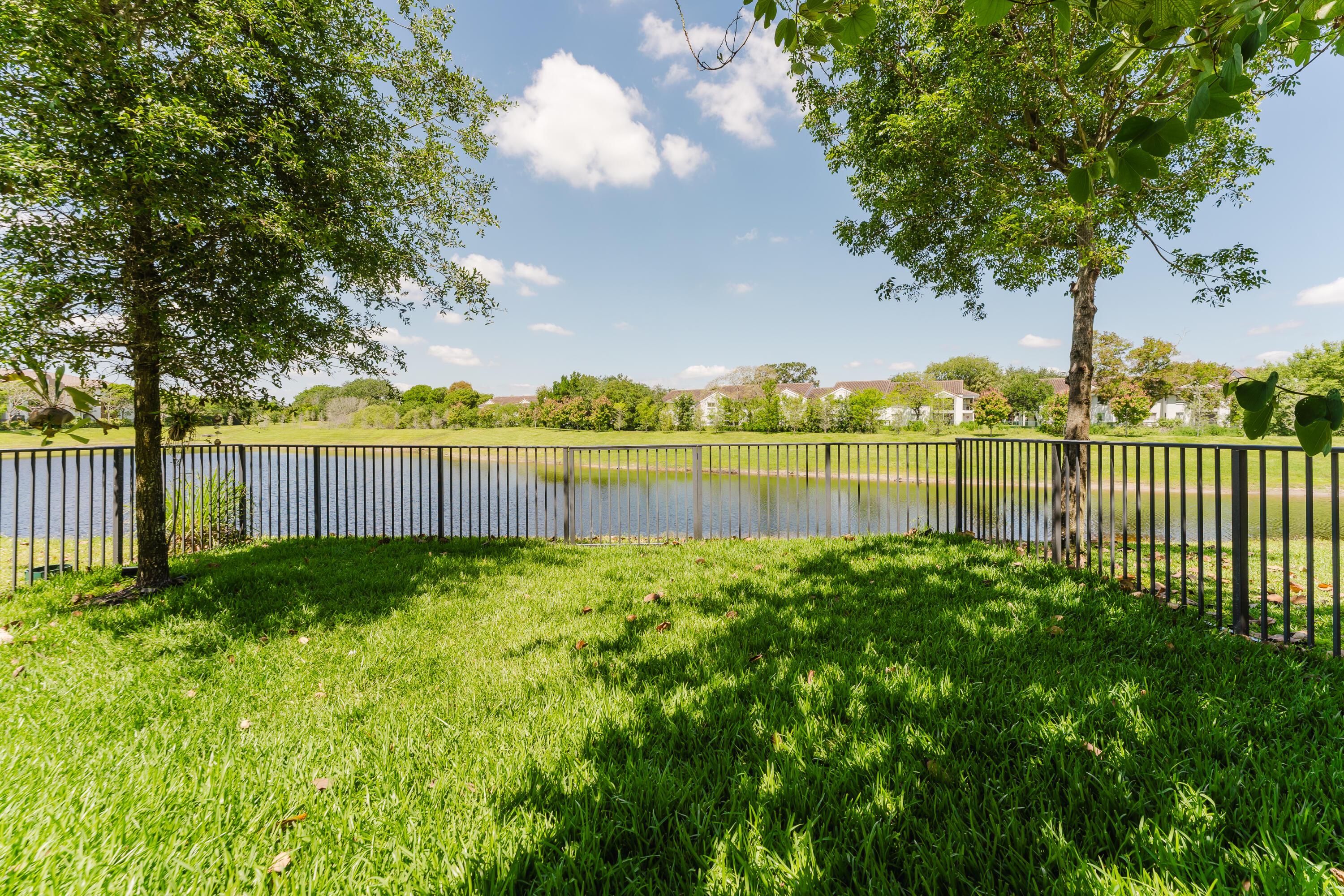 295 NW 33rd Lane, Pompano Beach, FL 33069, Pompano Beach - Photo 4