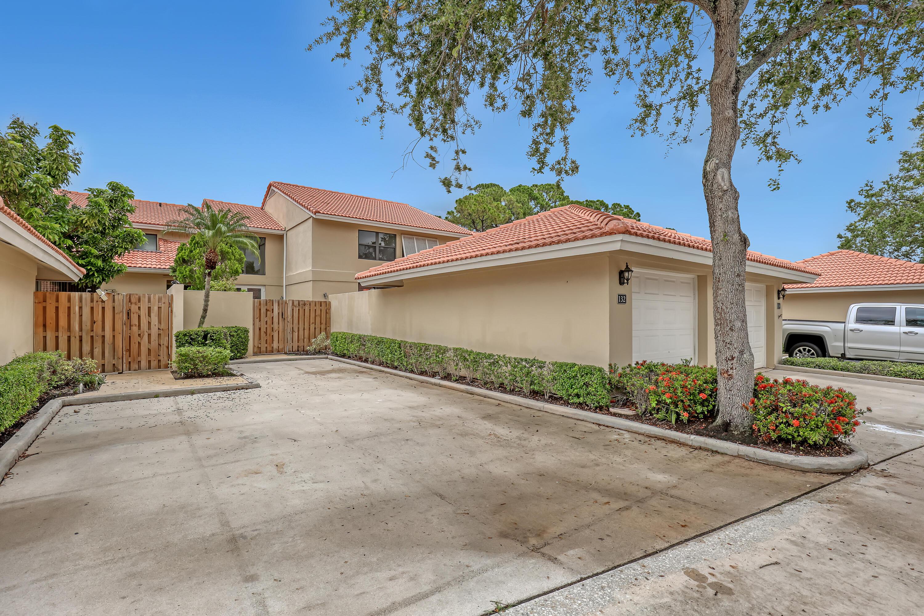 132 Old Meadow Way, Palm Beach Gardens, FL 33418, Palm Beach Gardens - Main