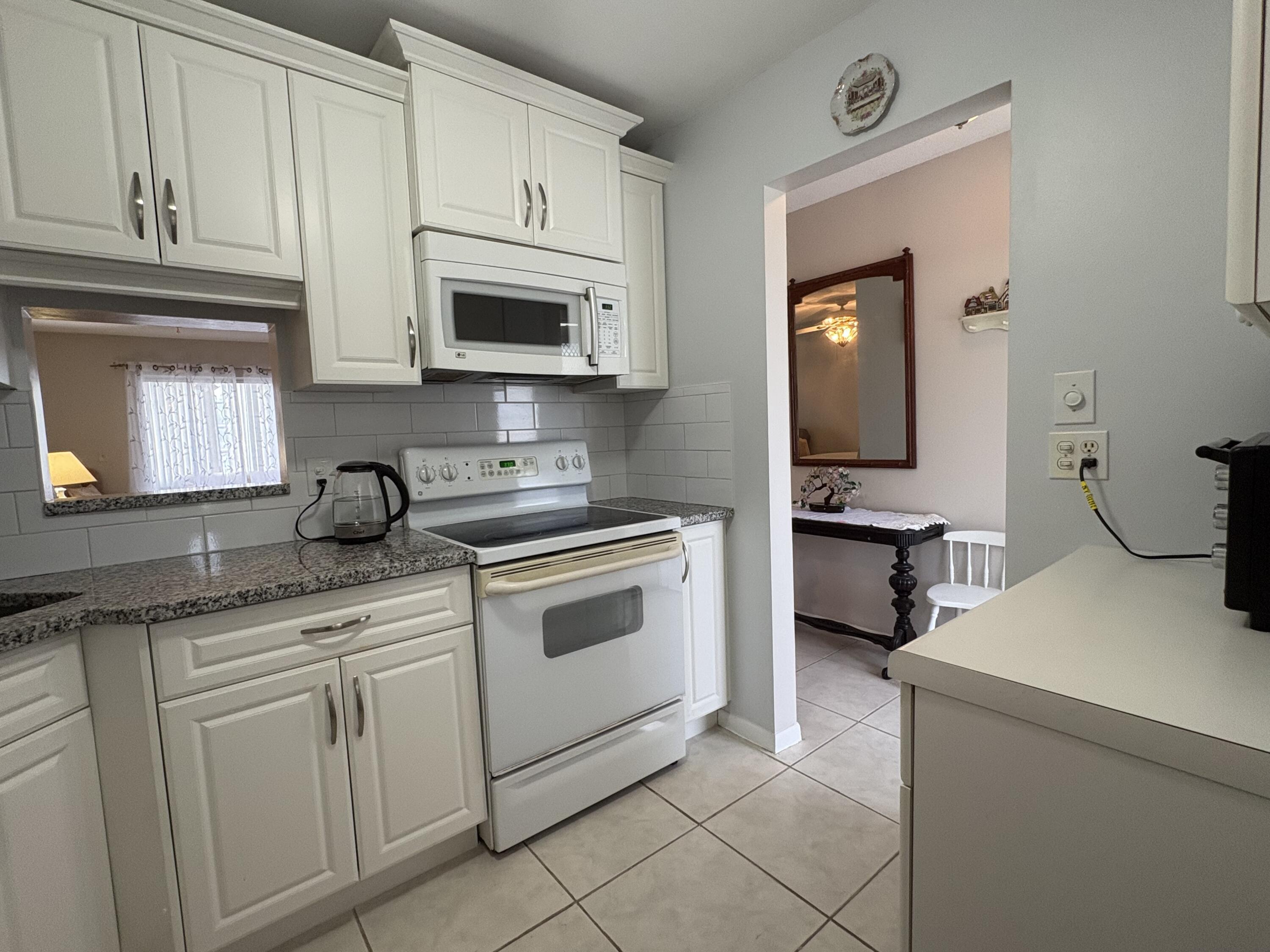 108 NE 20th Avenue NE 206, Boynton Beach, FL 33435, Boynton Beach - Photo 3