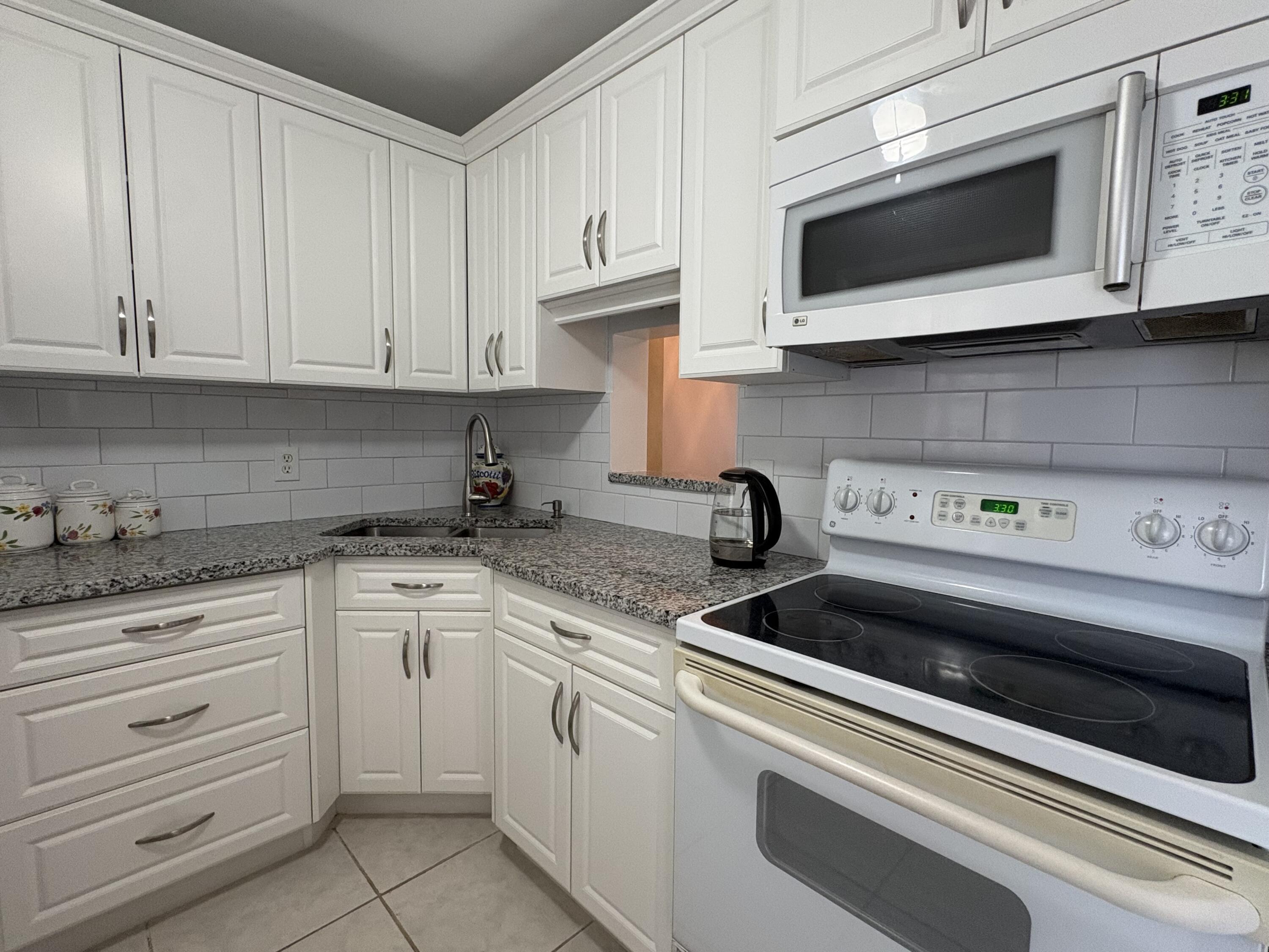 108 NE 20th Avenue NE 206, Boynton Beach, FL 33435, Boynton Beach - Photo 4