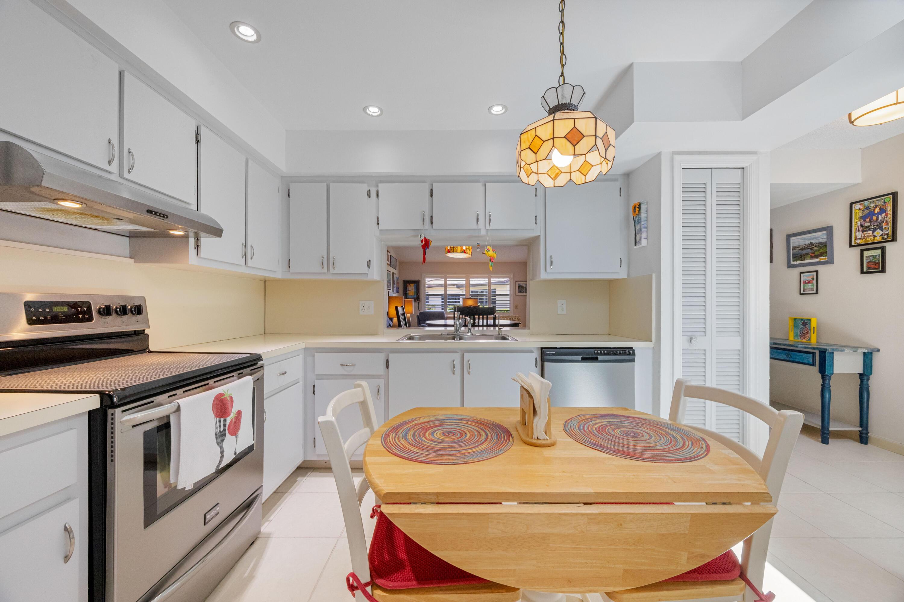 22 Ridge Pointe Drive C, Boynton Beach, FL 33435, Boynton Beach - Photo 4