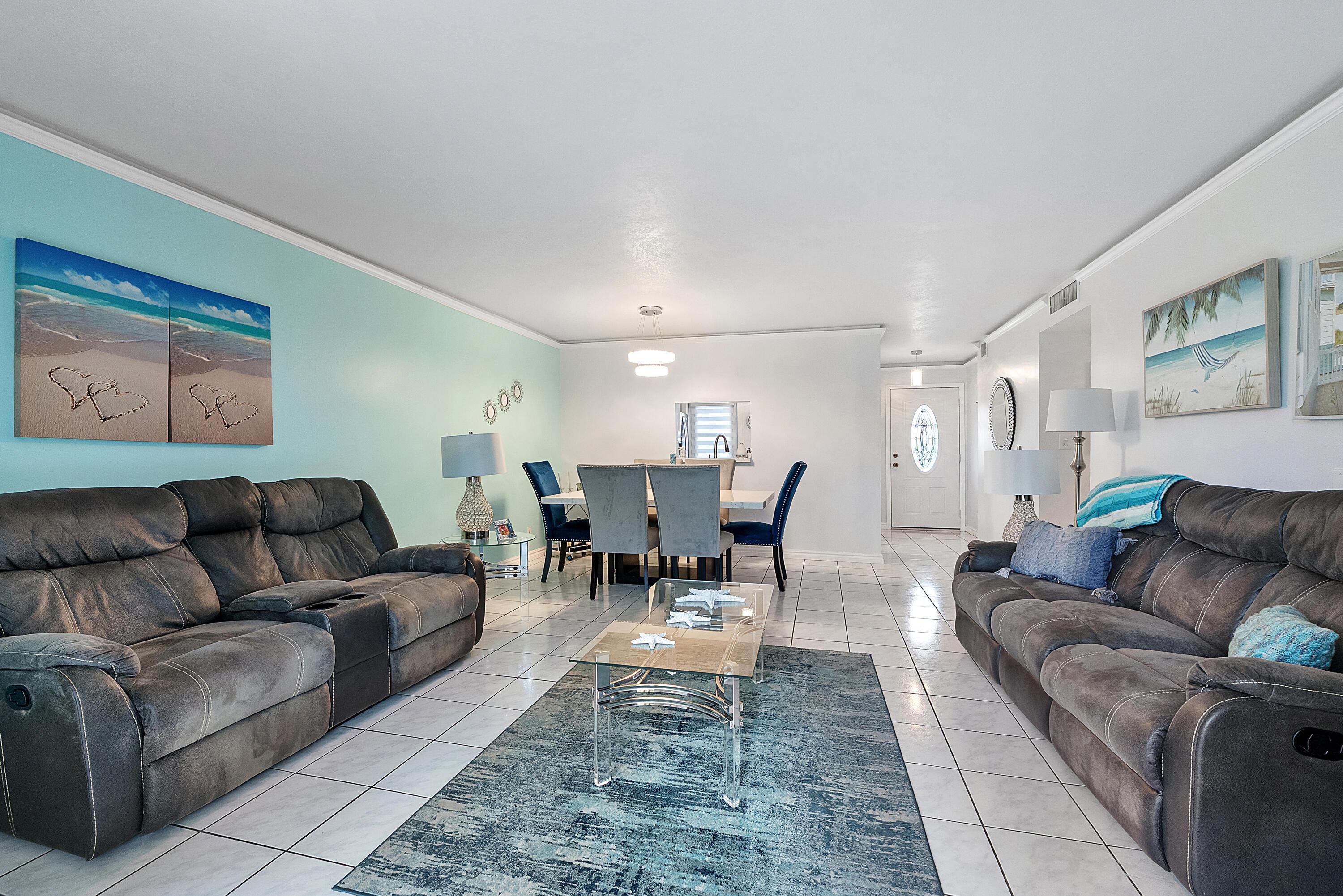 219 NE 14th Avenue 107, Hallandale Beach, FL 33009, Hallandale Beach - Photo 4