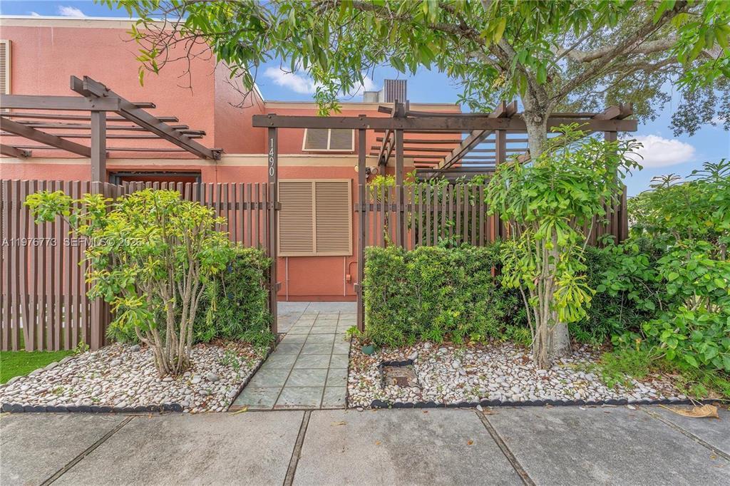 1490 Laguna Lane, Pembroke Pines, FL 33026, Pembroke Pines