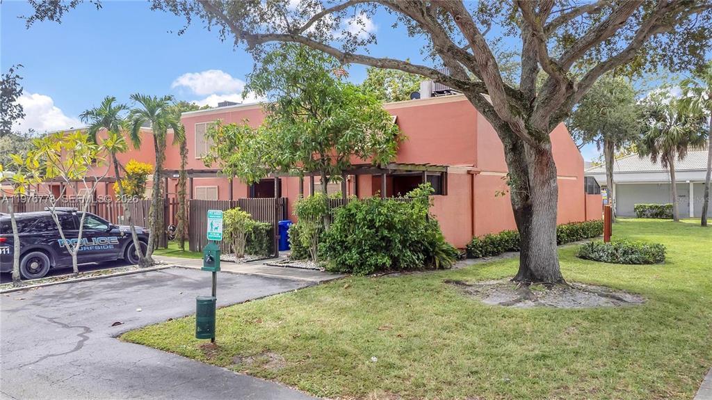 1490 Laguna Lane, Pembroke Pines, FL 33026, Pembroke Pines - Photo 2