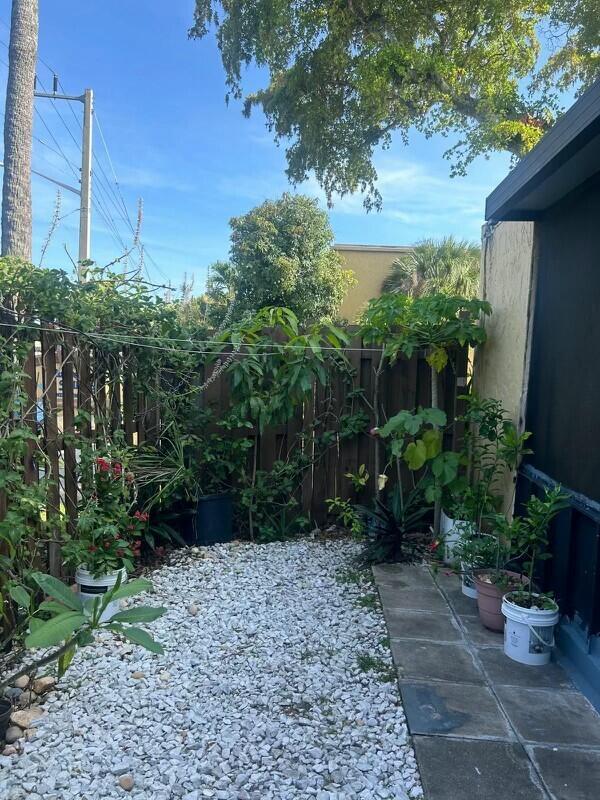 5601 Blueberry Court 157, Lauderhill, FL 33313, Lauderhill - Photo 4