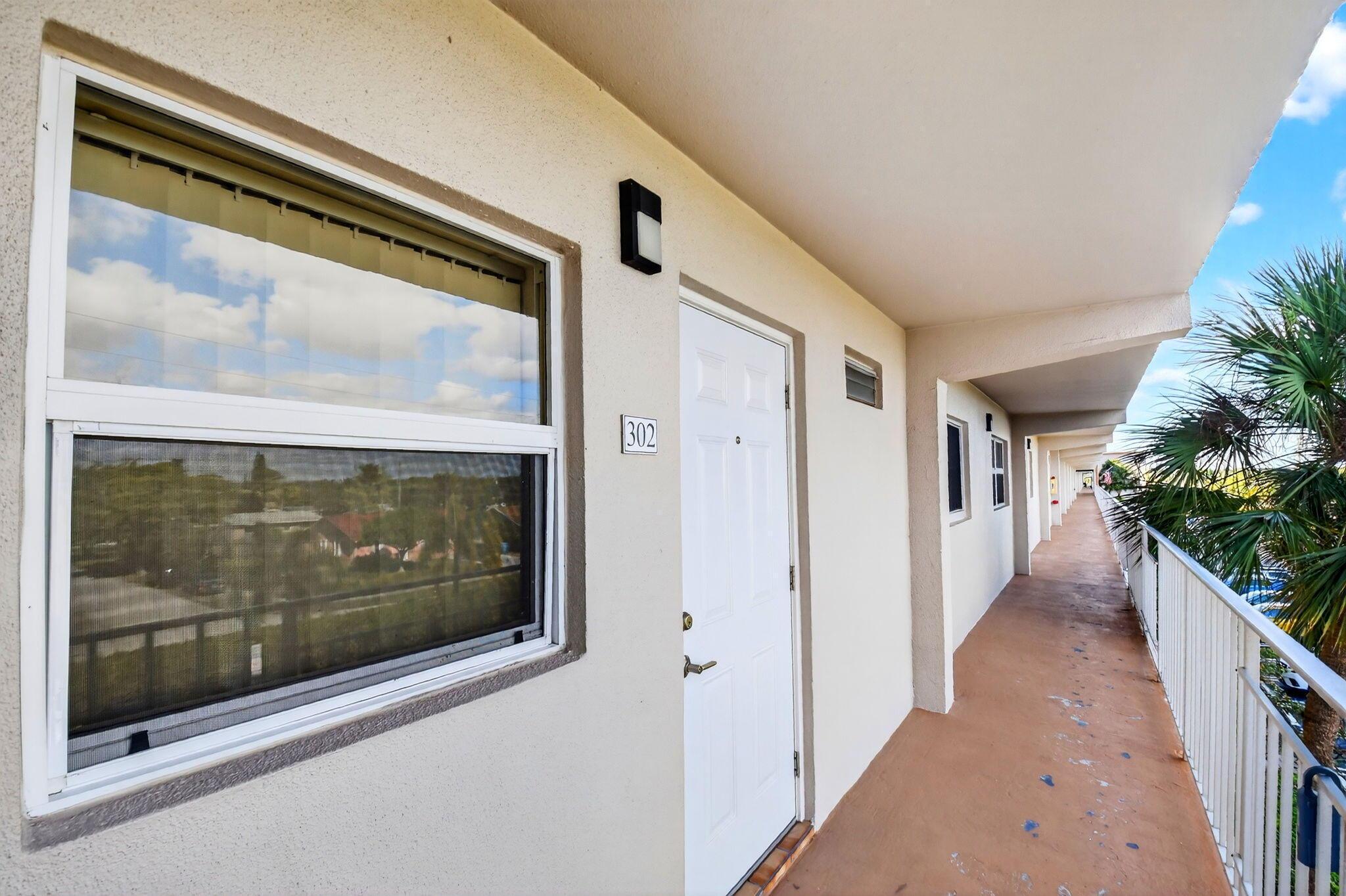 230 NE 26th Avenue 302, Boynton Beach, FL 33435, Boynton Beach - Photo 3