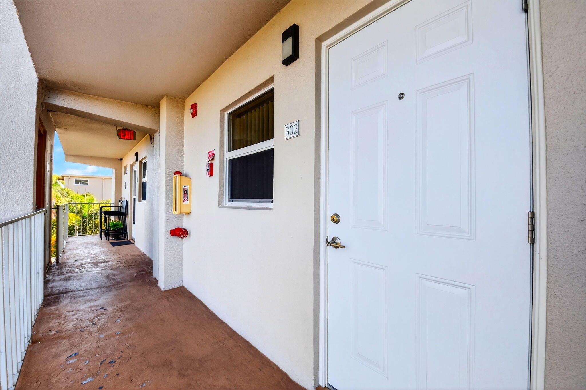 230 NE 26th Avenue 302, Boynton Beach, FL 33435, Boynton Beach - Photo 4