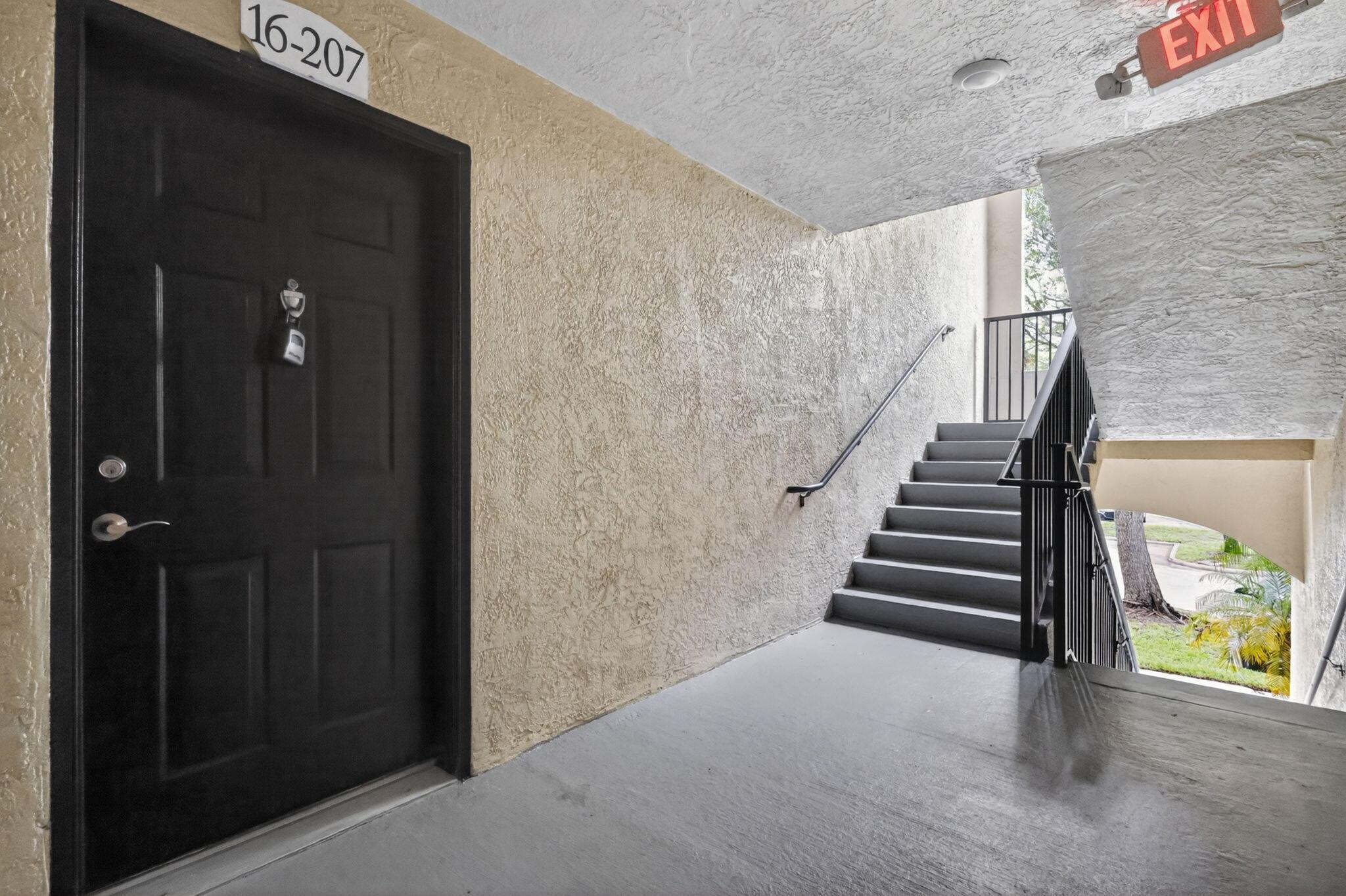 15155 Michelangelo Boulevard 207, Delray Beach, FL 33446, Delray Beach - Photo 2