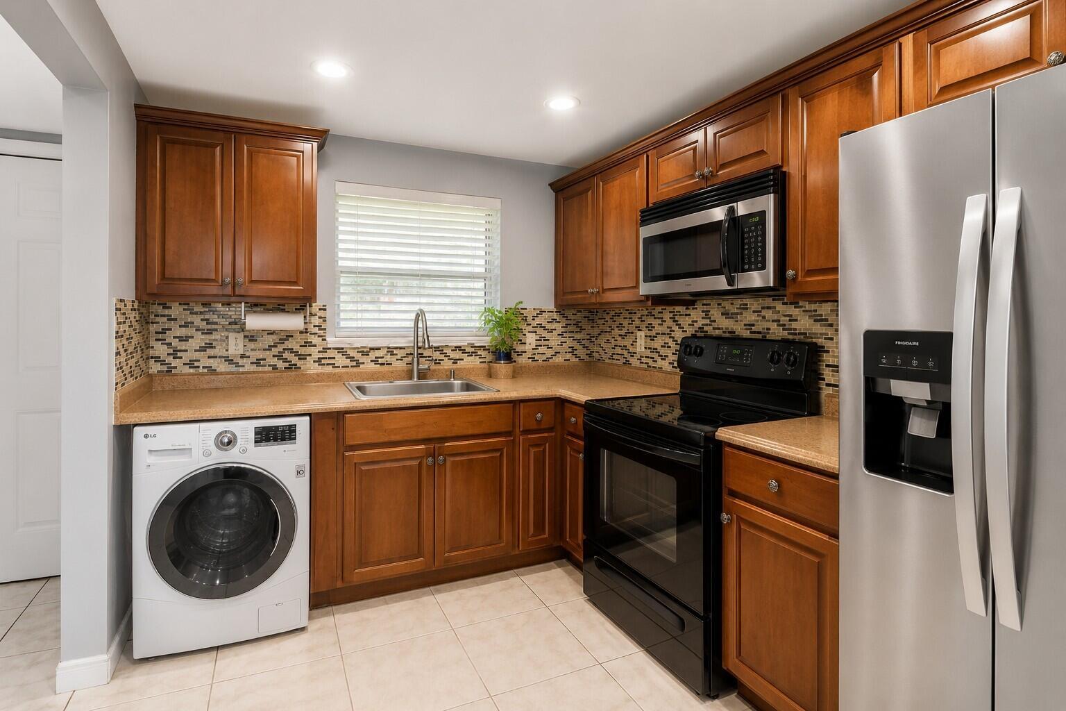 2750 W Sunrise Lakes Drive W 112, Sunrise, FL 33322, Sunrise - Photo 4