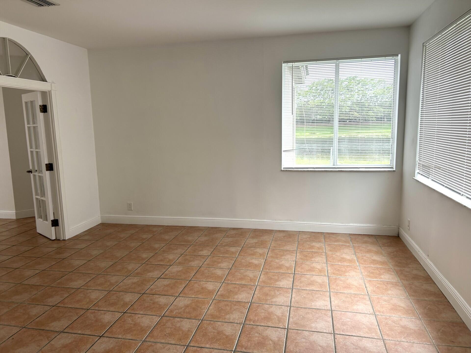 4361 Dogwood Circle, Weston, FL 33331, Weston - Photo 4