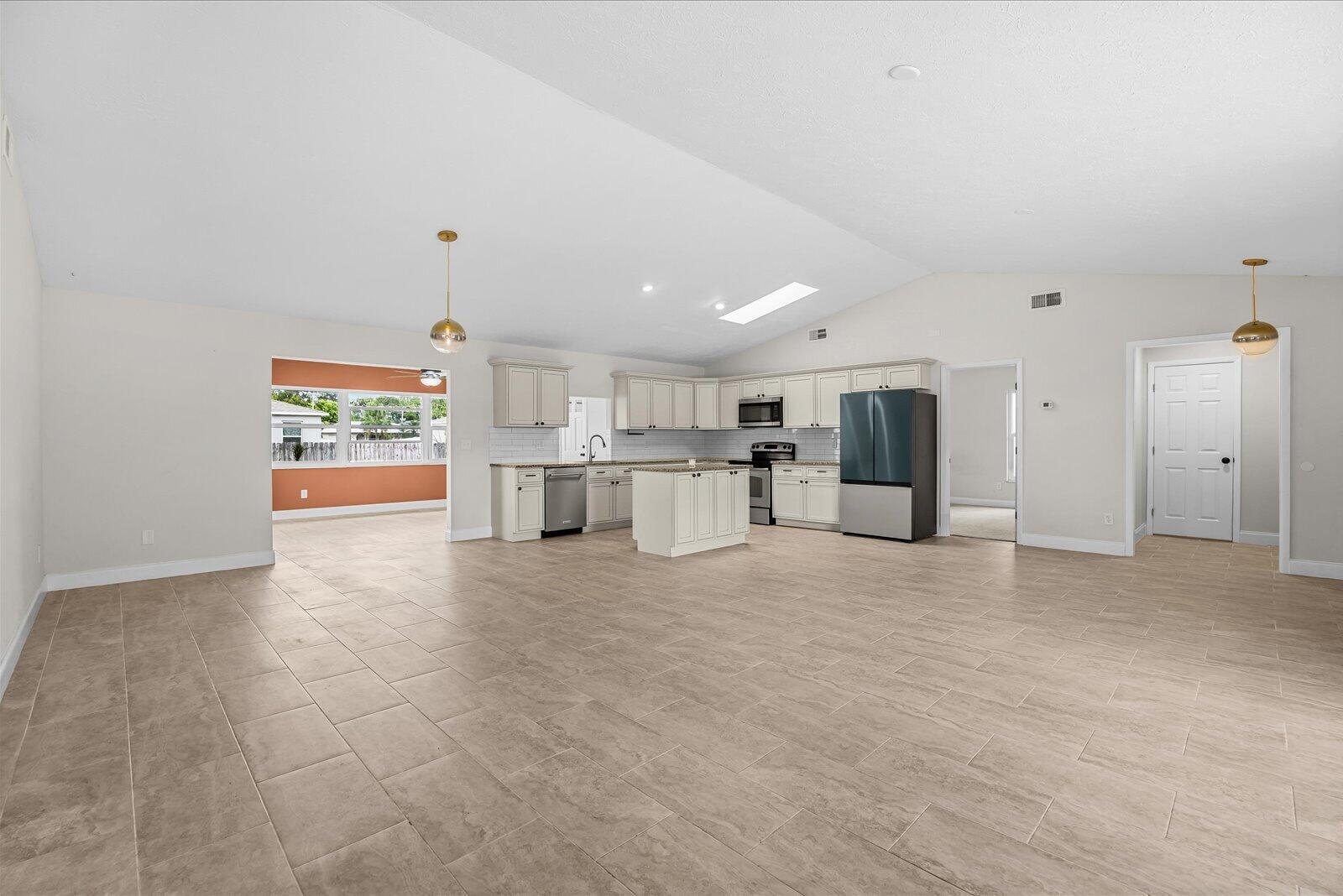 371 SW Butler Avenue, Port St. Lucie, FL 34983, Port St. Lucie - Photo 4