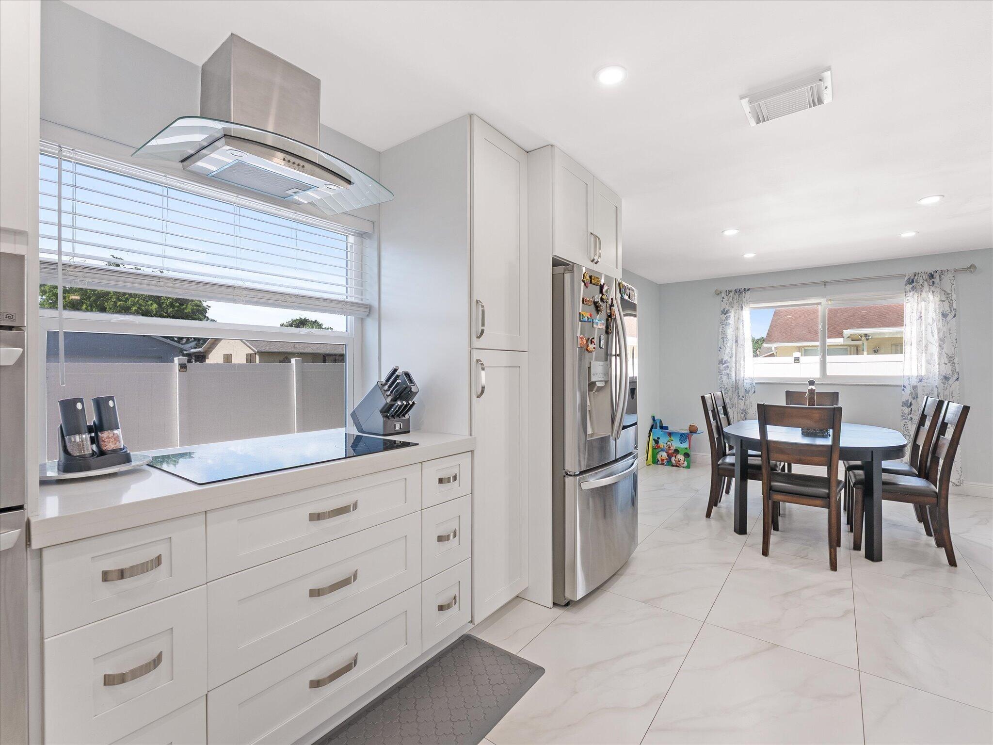 23040 SW 54th Avenue, Boca Raton, FL 33433, Boca Raton - Photo 5