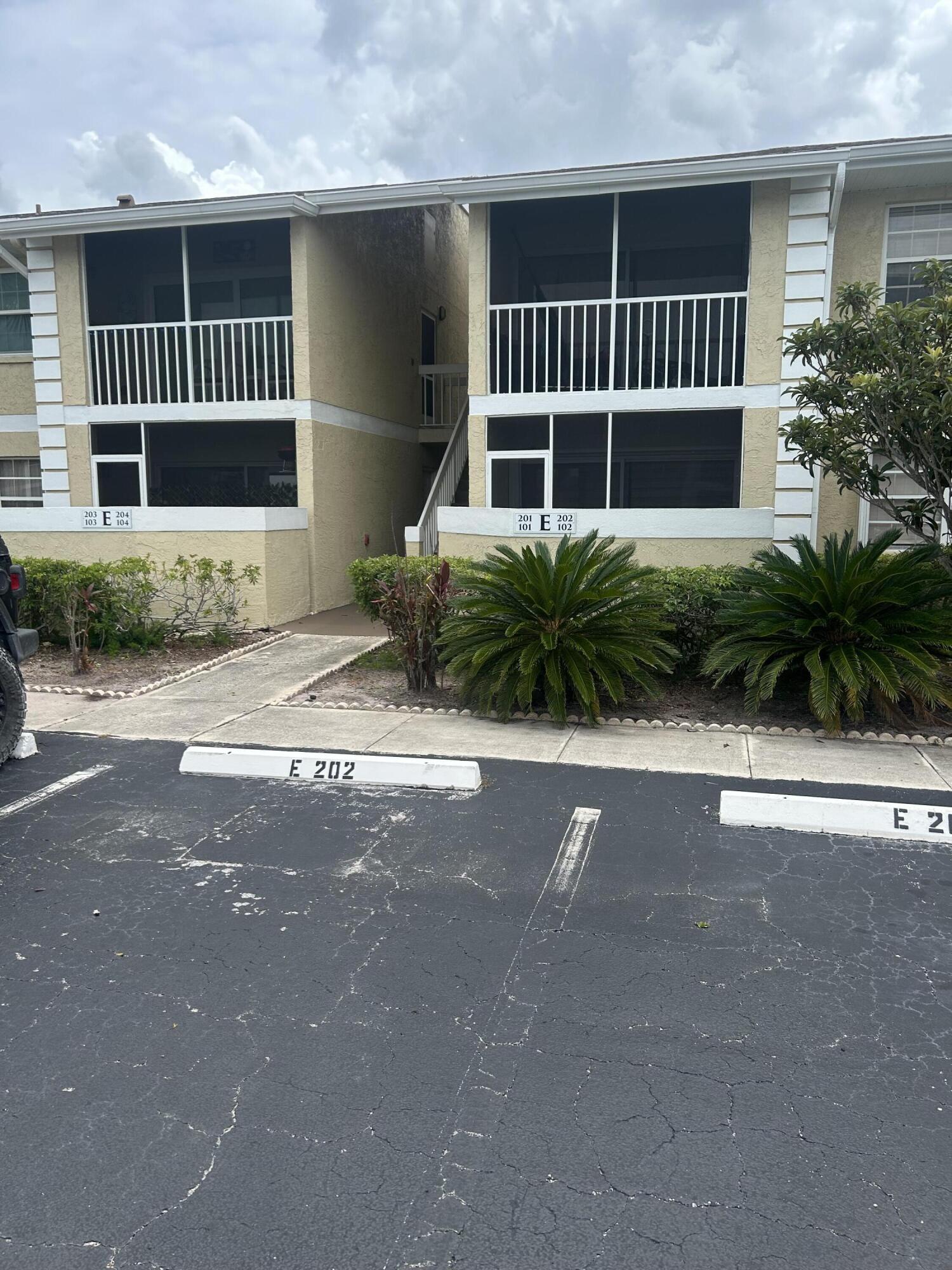 1537 SE Royal Green Circle SE E 201, Port St. Lucie, FL 34952, Port St. Lucie - Photo 3