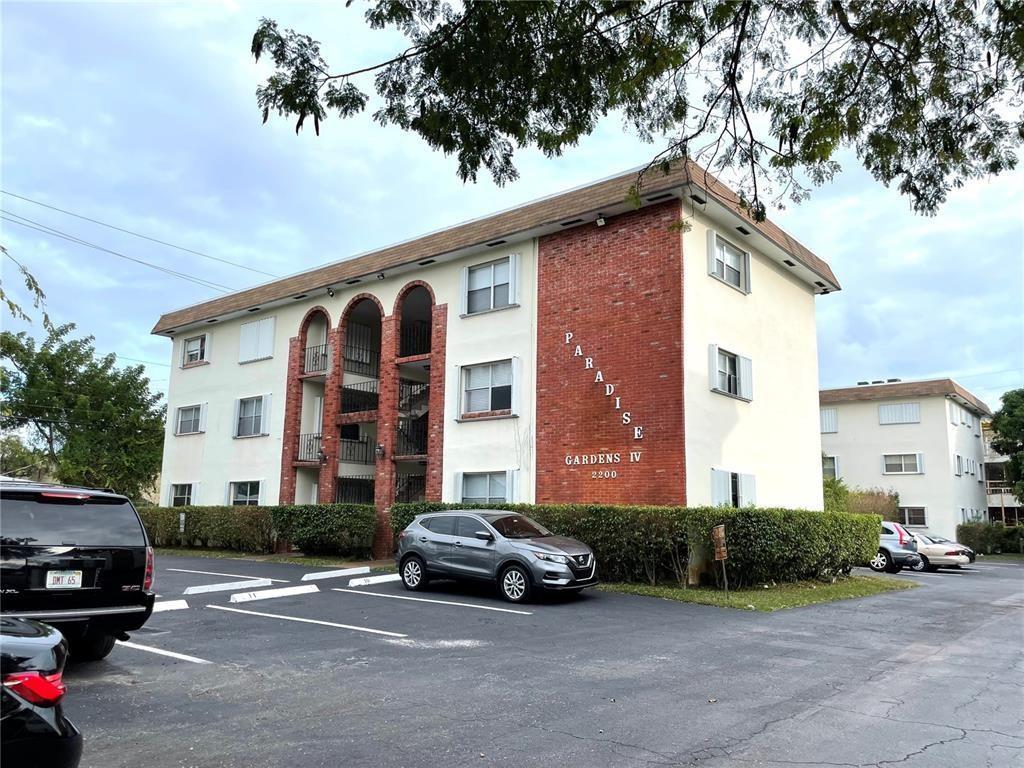 2200 Taylor Street 104, Hollywood, FL 33020, Hollywood - Photo 2