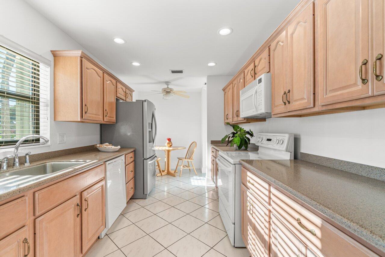 5605 Forest Oaks Terrace, Delray Beach, FL 33484, Delray Beach - Photo 4