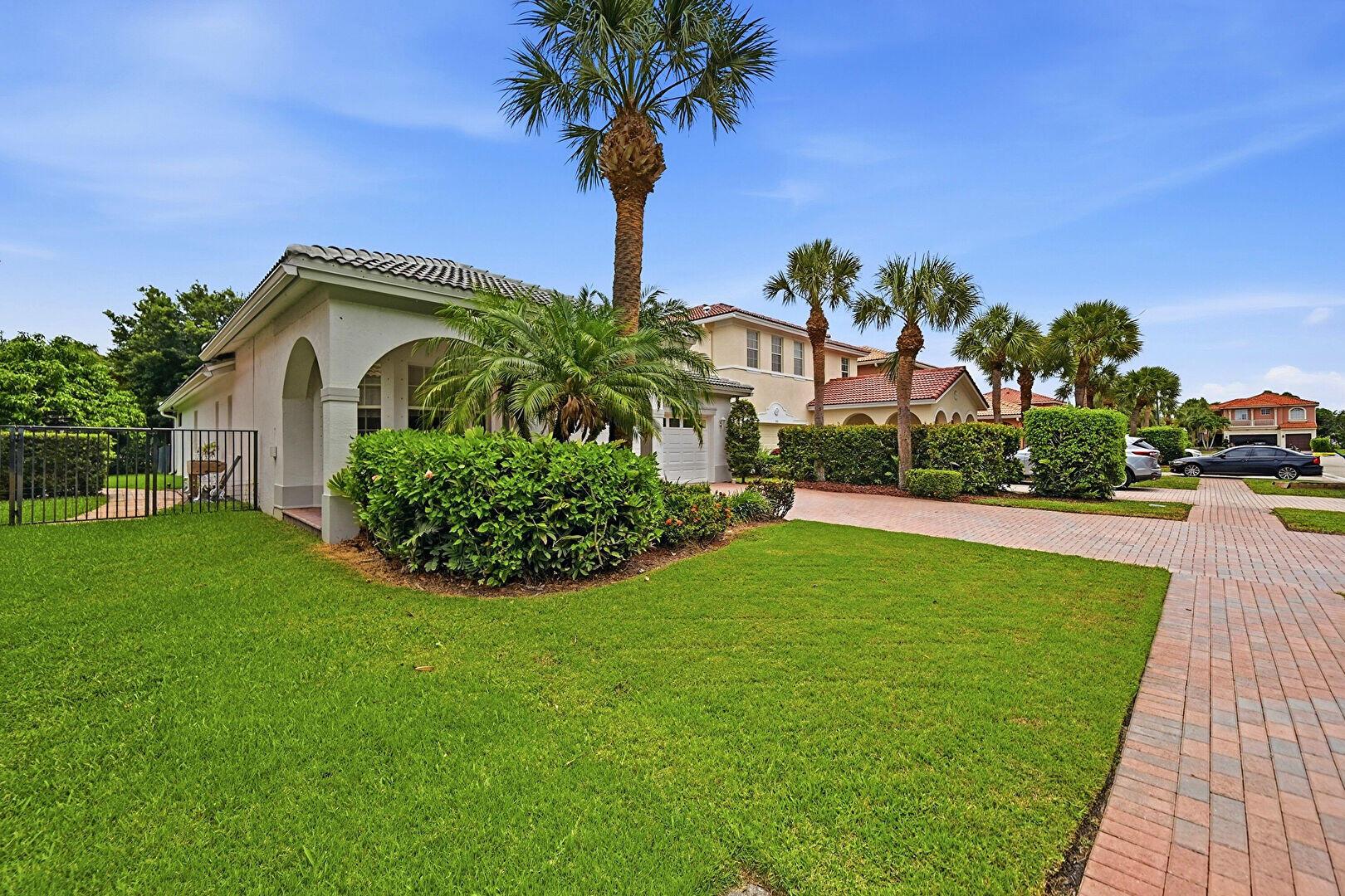 310 Venice Boulevard, Royal Palm Beach, FL 33411, Royal Palm Beach - Photo 3