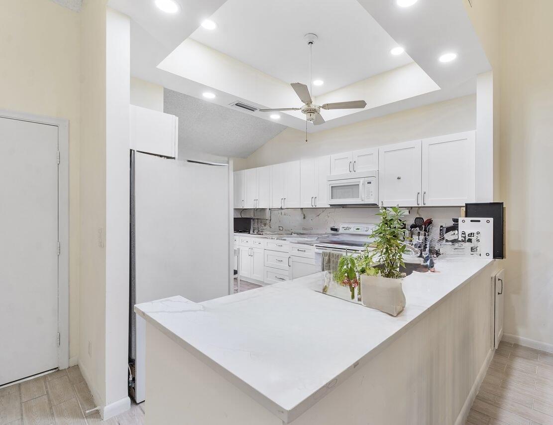 10900 Waterberry Court, Boca Raton, FL 33498, Boca Raton - Photo 5