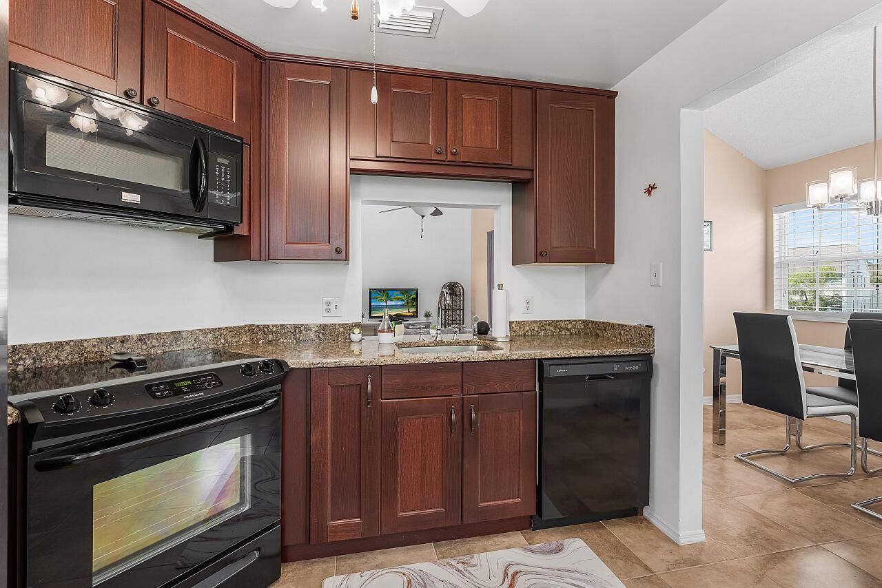 1965 Westminster Circle 6, Vero Beach, FL 32966, Vero Beach - Photo 3
