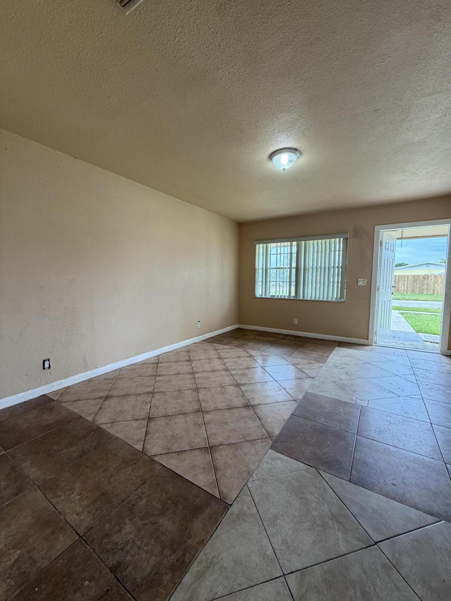 3243 Grove Road, Boynton Beach, FL 33435, Boynton Beach - Photo 5