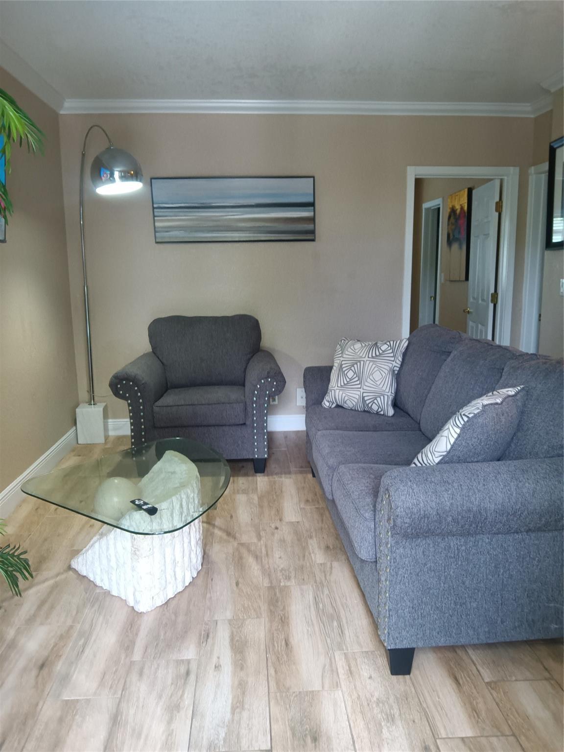 924 SE 2nd Street 11, Fort Lauderdale, FL 33301, Fort Lauderdale - Photo 3