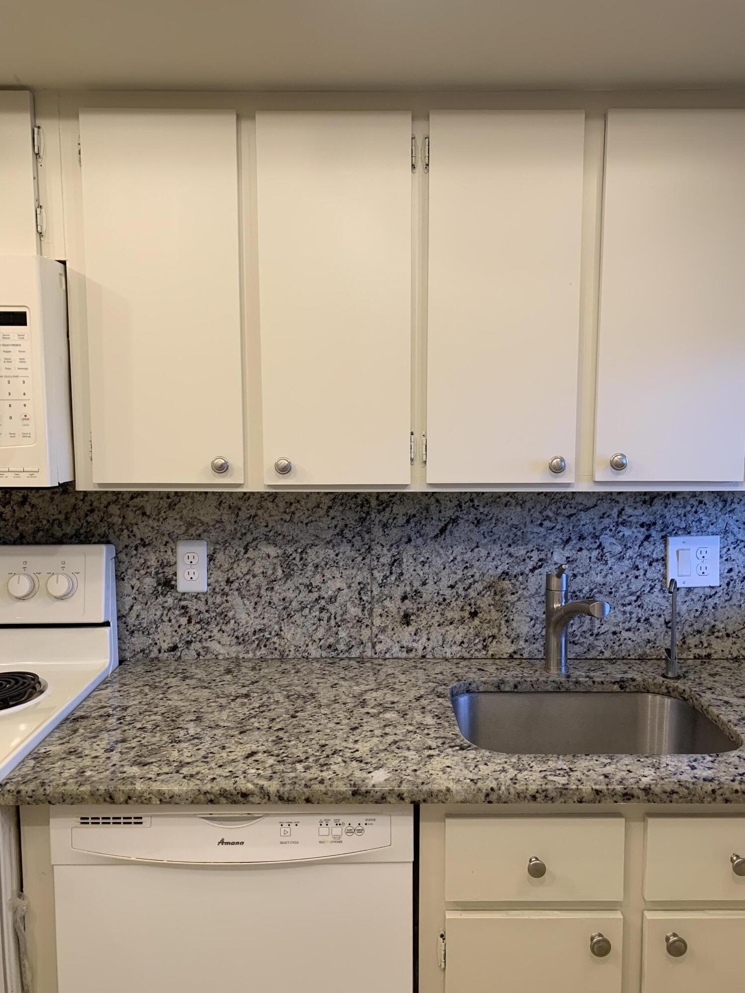 3212 Strawflower Way 204, Lake Worth, FL 33467, Lake Worth - Photo 4