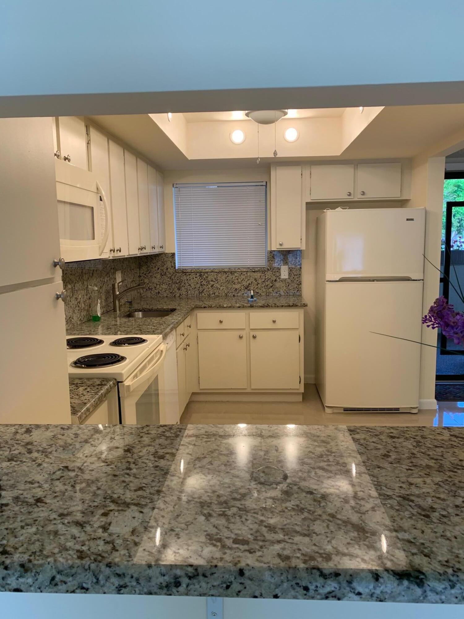 3212 Strawflower Way 204, Lake Worth, FL 33467, Lake Worth - Photo 2