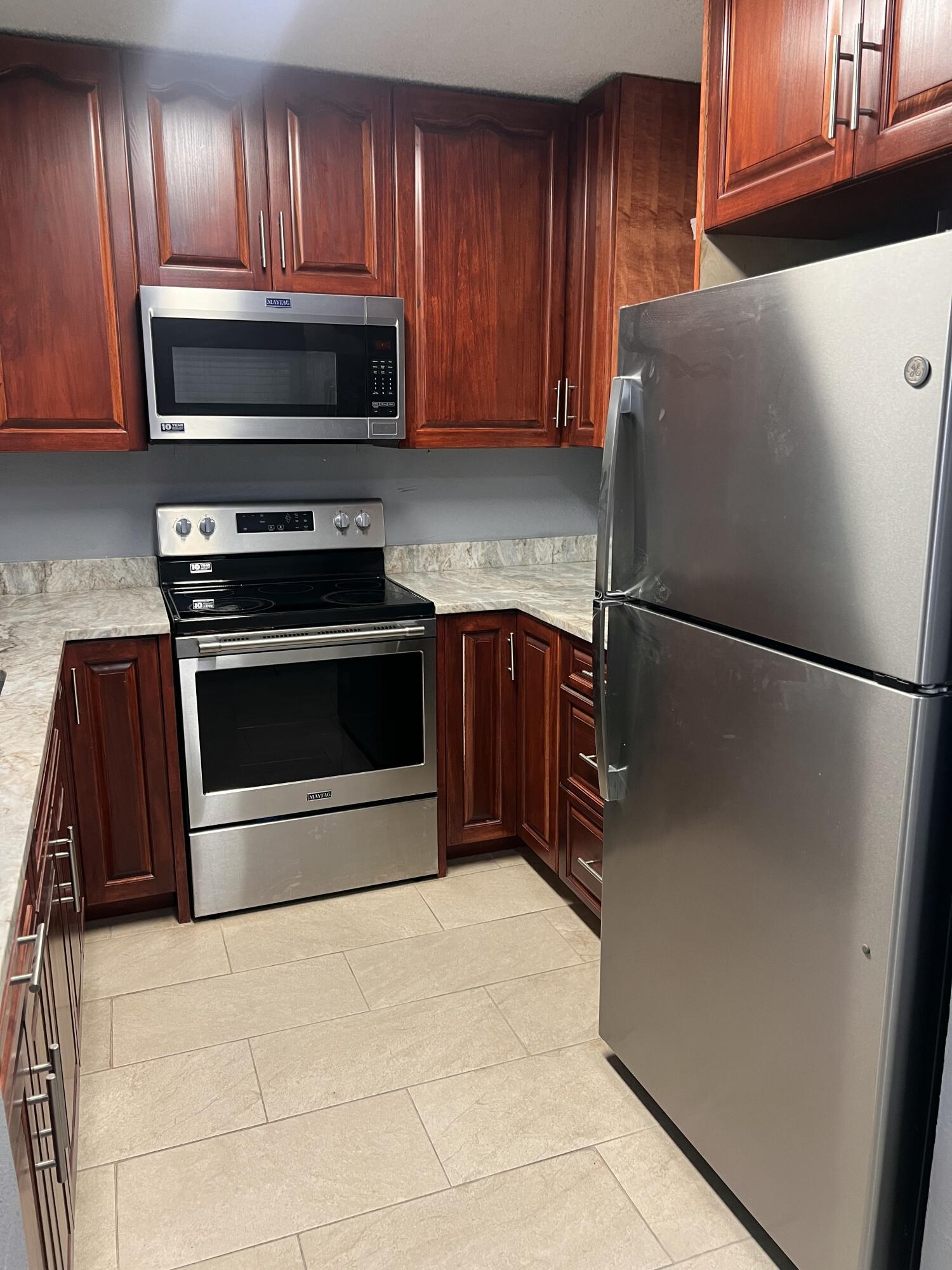 1661 E Balfour Point Drive E, West Palm Beach, FL 33411, West Palm Beach - Photo 2