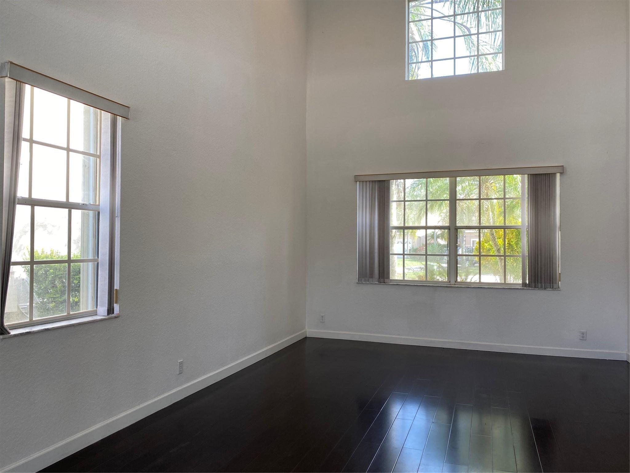 338 Cambridge Drive, Weston, FL 33326, Weston - Photo 3
