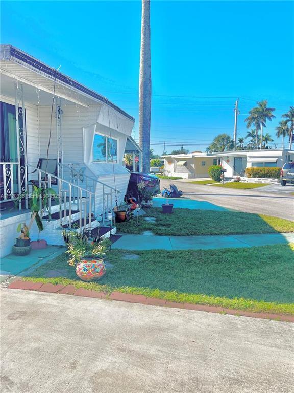 8564 SW 15th Court, Davie, FL 33324, Davie - Photo 3