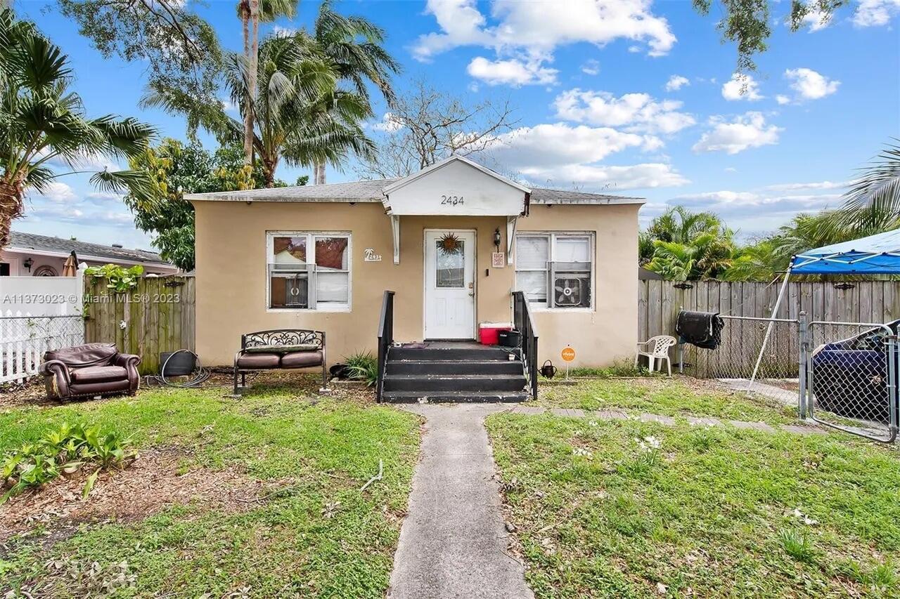 2434 Mckinley Street, Hollywood, FL 33020, Hollywood - Photo 3