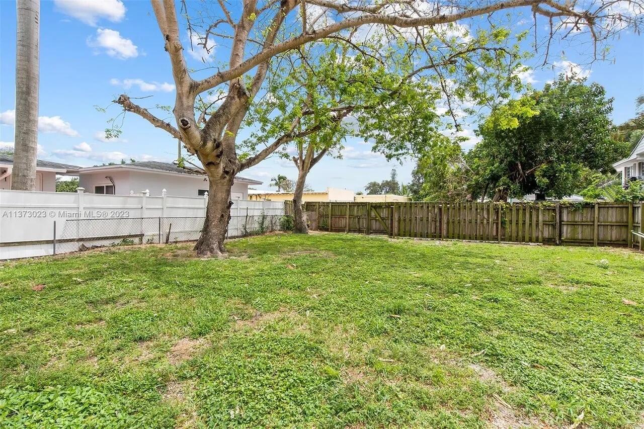 2434 Mckinley Street, Hollywood, FL 33020, Hollywood - Photo 4