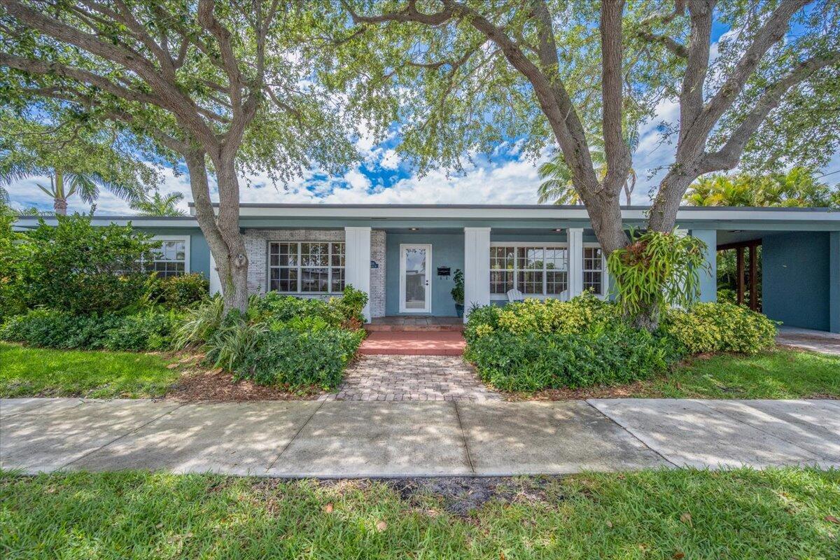 2201 N Lakeside Drive, Lake Worth Beach, FL 33460, Lake Worth Beach