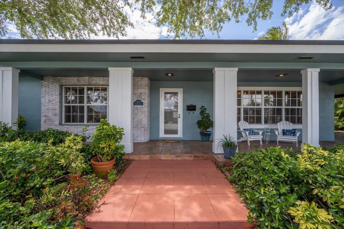 2201 N Lakeside Drive, Lake Worth Beach, FL 33460, Lake Worth Beach - Photo 2