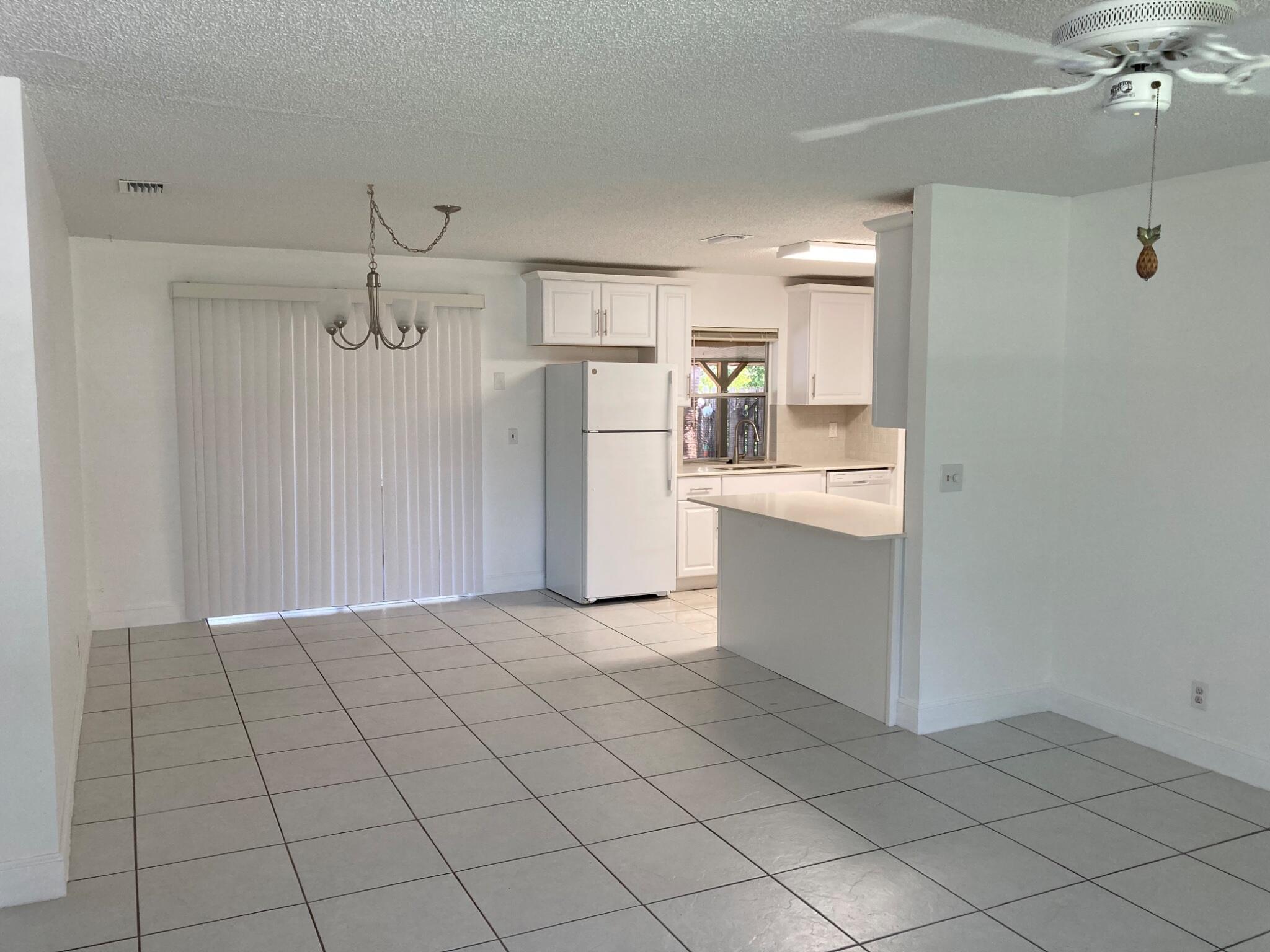 9627 SE Crest Court, Hobe Sound, FL 33455, Hobe Sound - Photo 4
