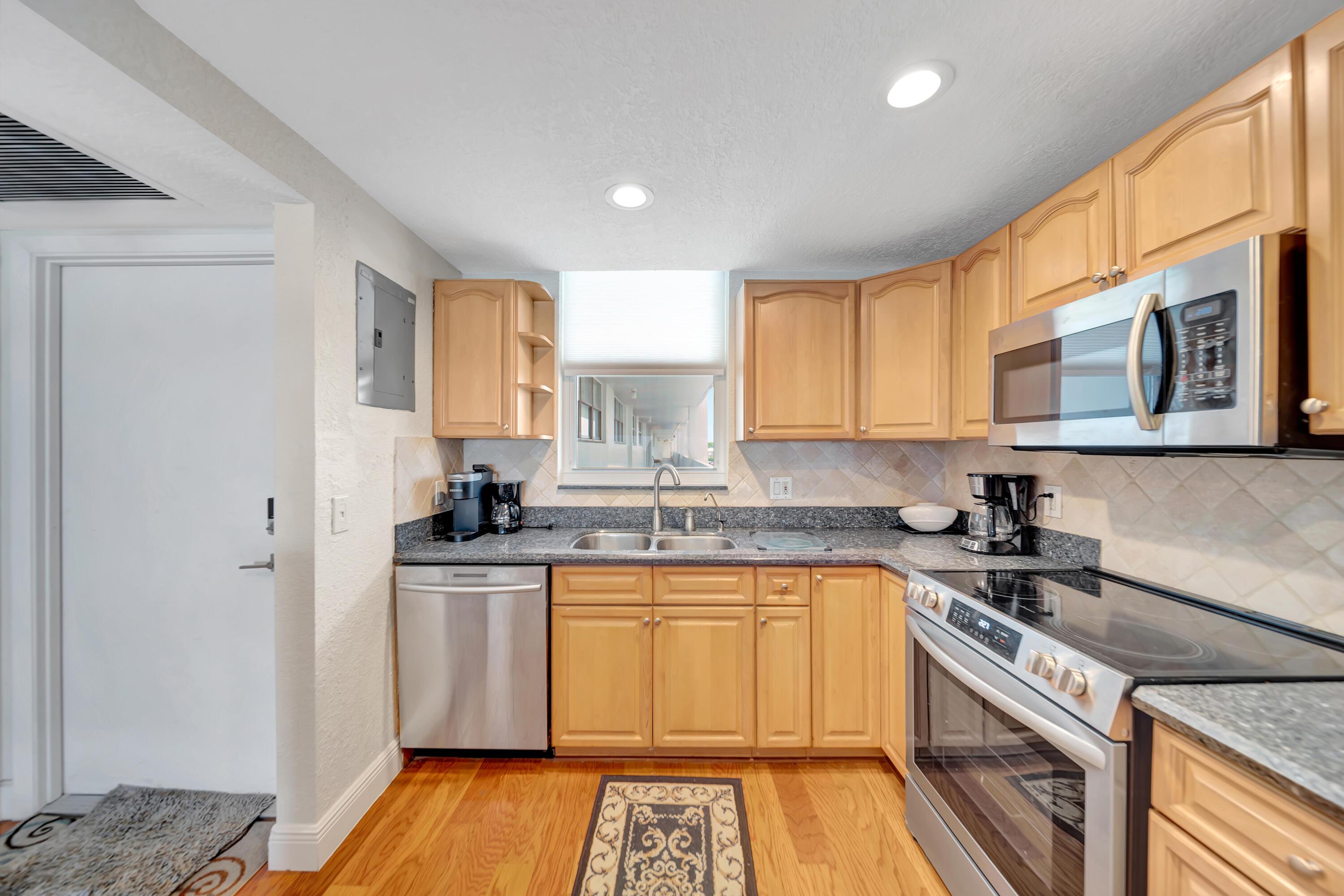 3100 NE 49 Street 403, Fort Lauderdale, FL 33308, Fort Lauderdale - Photo 3